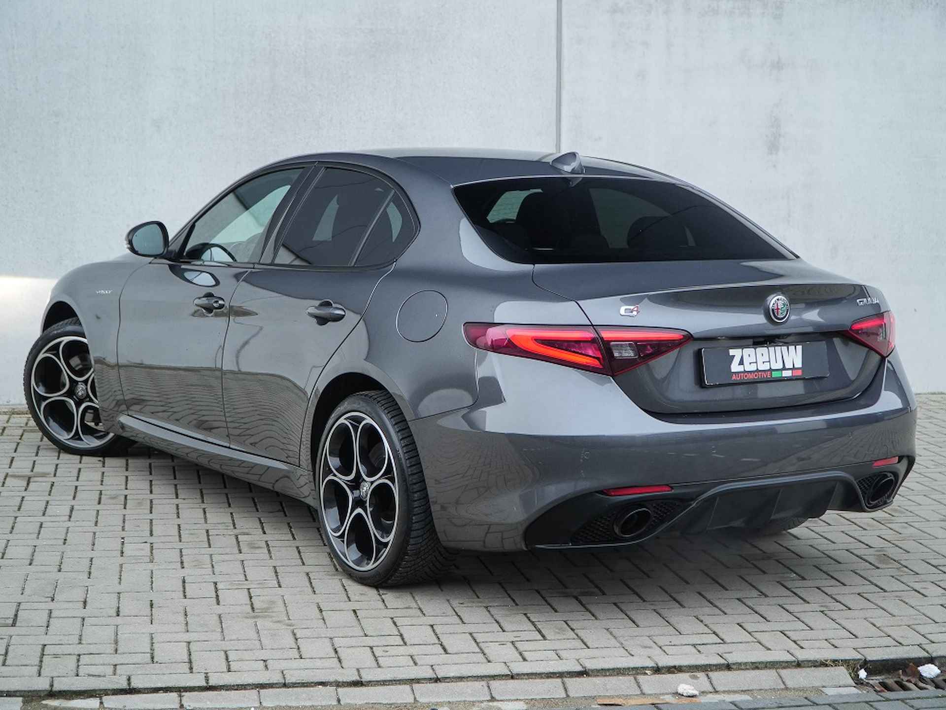 Alfa Romeo Giulia  2.0 Turbo 280 PK AWD Veloce | Navi | Carplay | Driver | BTW | 19 - 11/33