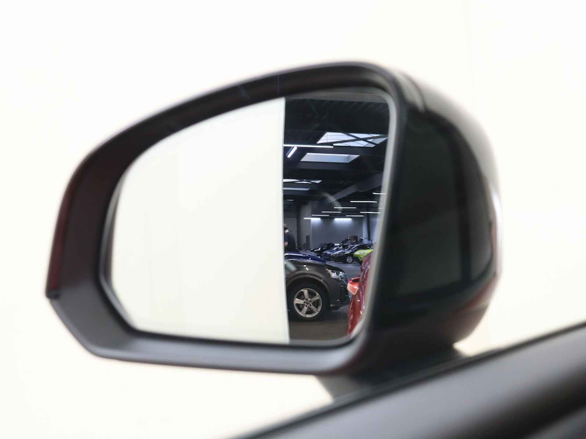 Volvo XC40 T5 Recharge R-Design | Panoramadak | Achteruitrijcamera | Memory - 25/28