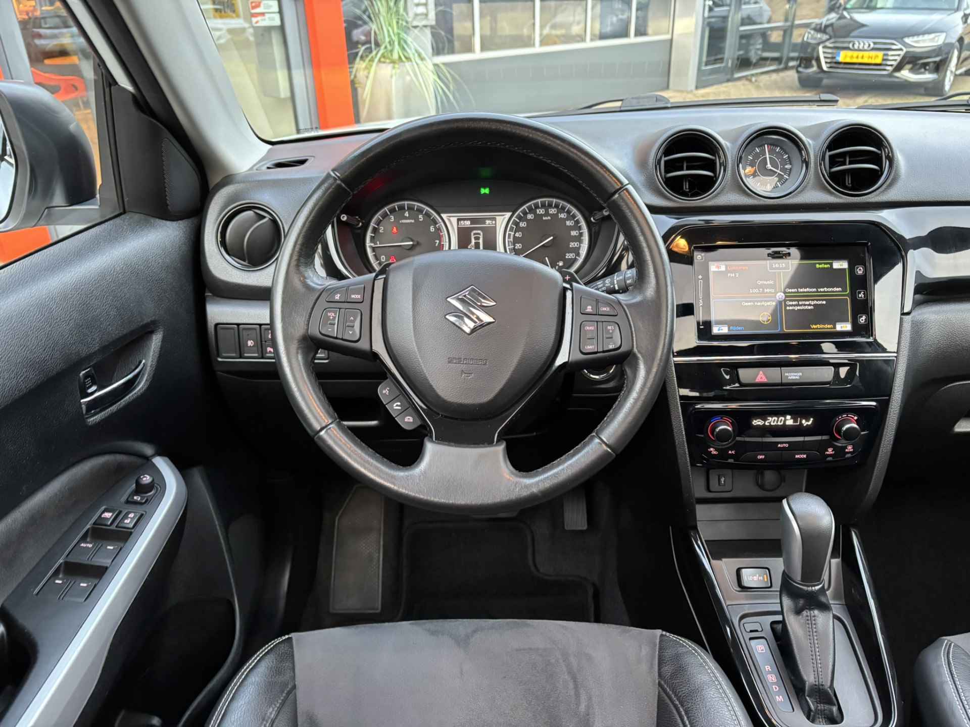 Suzuki Vitara 1.6 High Executive / Achterruitrijcamera / Navi / Trekhaak Afneembaar / Schuifkanteldak / - 6/33