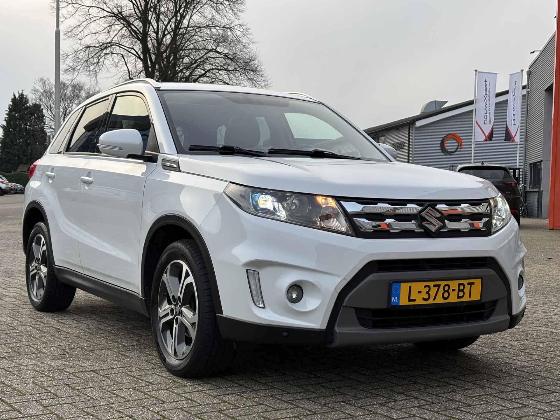 Suzuki Vitara 1.6 High Executive / Achterruitrijcamera / Navi / Trekhaak Afneembaar / Schuifkanteldak / - 26/33