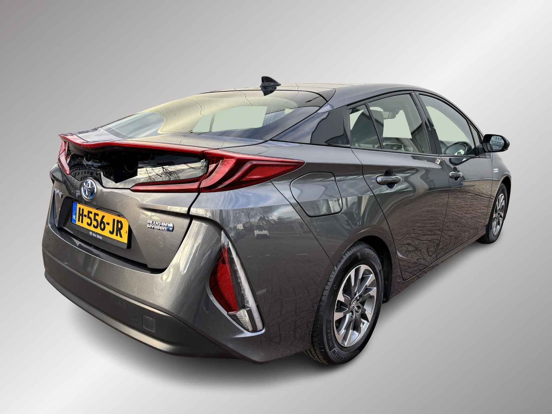 Toyota Prius 1.8 Plug-in Business Plus Solar Roof, Stoelverwarming, Navi, Draadloos laden telefoon - 2/51