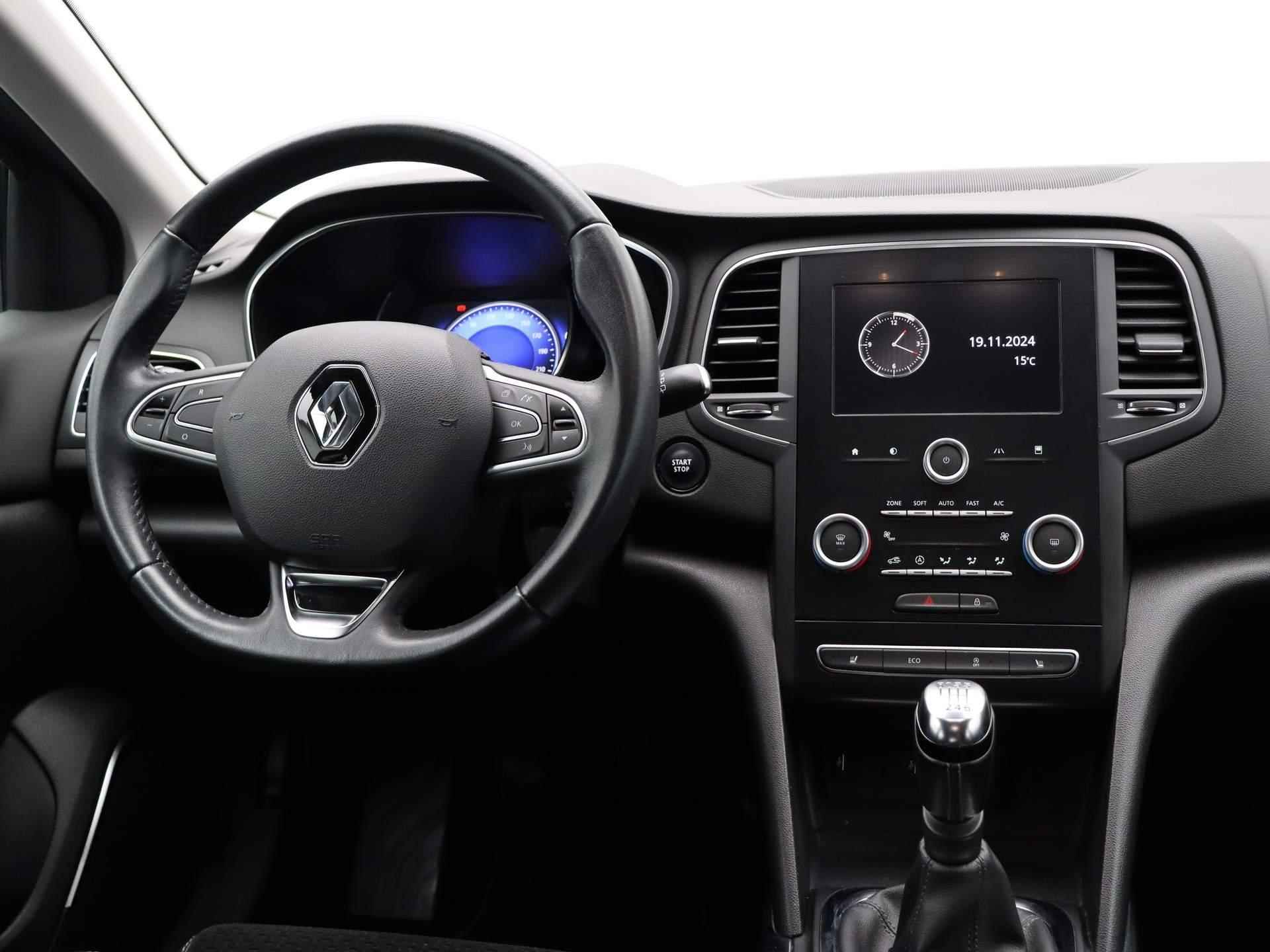 Renault Mégane 130pk TCe Intens | Trekhaak | Stoelverwarming | Parkeersensoren achter | Navigatie | Climate control | - 4/50