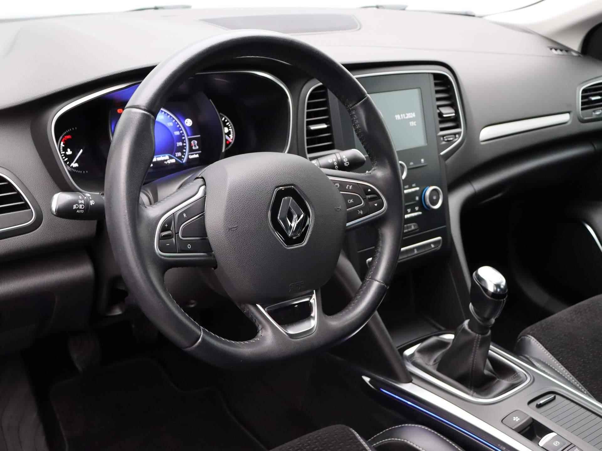 Renault Mégane 130pk TCe Intens | Trekhaak | Stoelverwarming | Parkeersensoren achter | Navigatie | Climate control | - 16/50