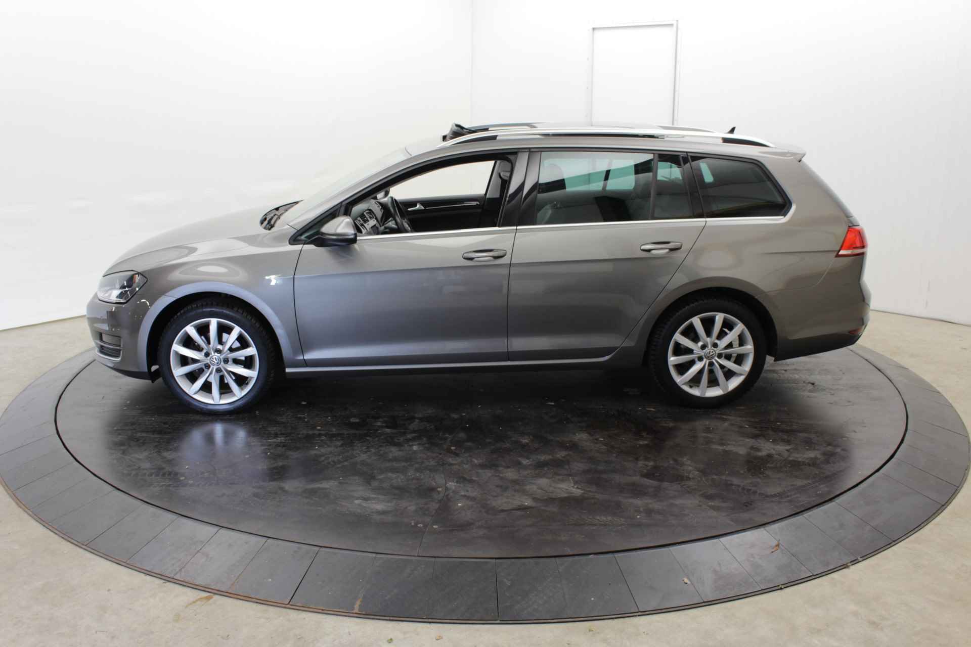 Volkswagen GOLF Variant 1.4 TSI Panodak Trekhaak Camera Leer Automaat - 9/37