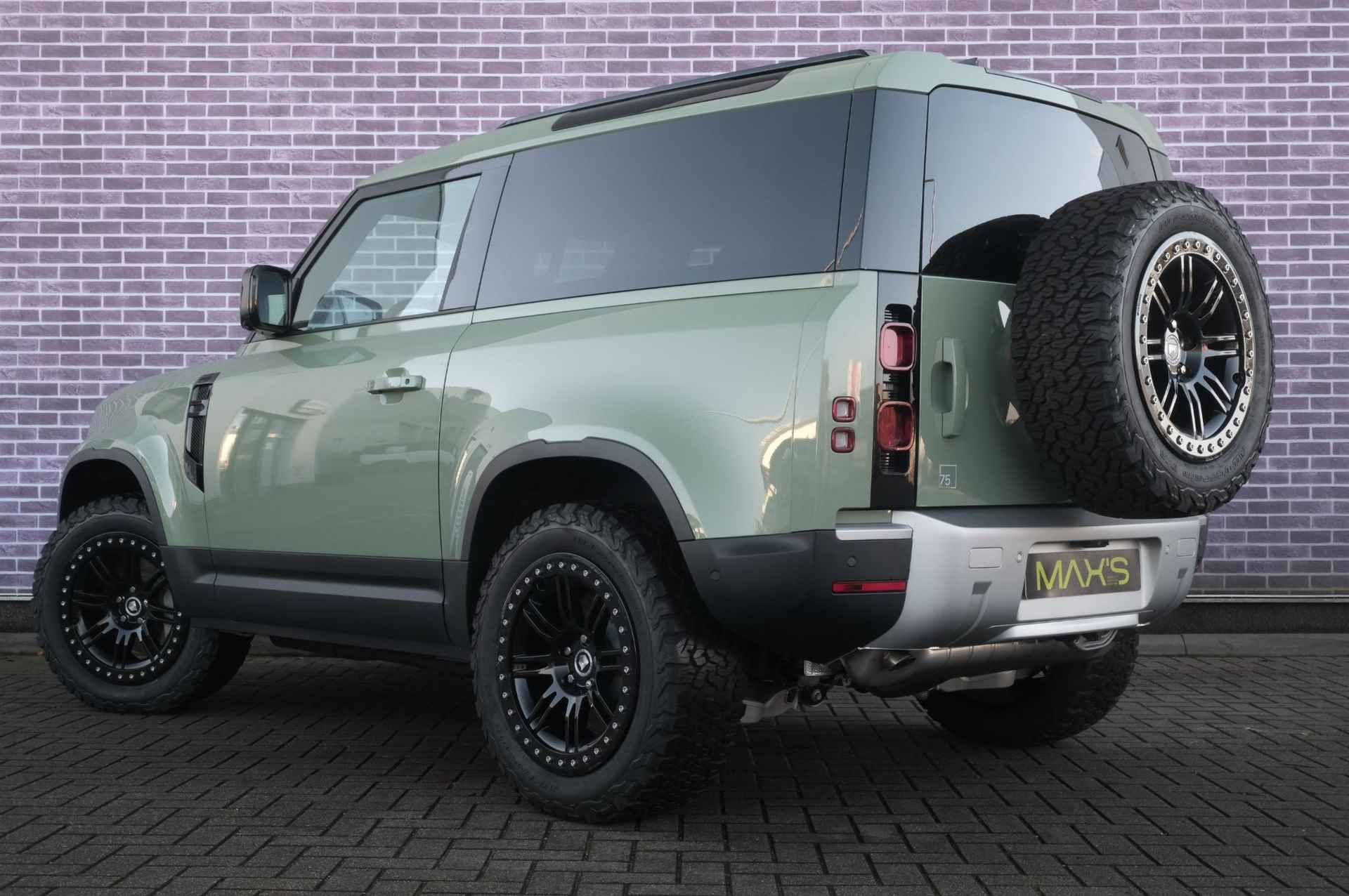 Land Rover Defender 75th Limited Edition P400 | Heritage Customs | 360 Camera | Apple Carplay/Android Auto | Trekhaak | Luchtvering| Keyless | Koelkast | - 17/43