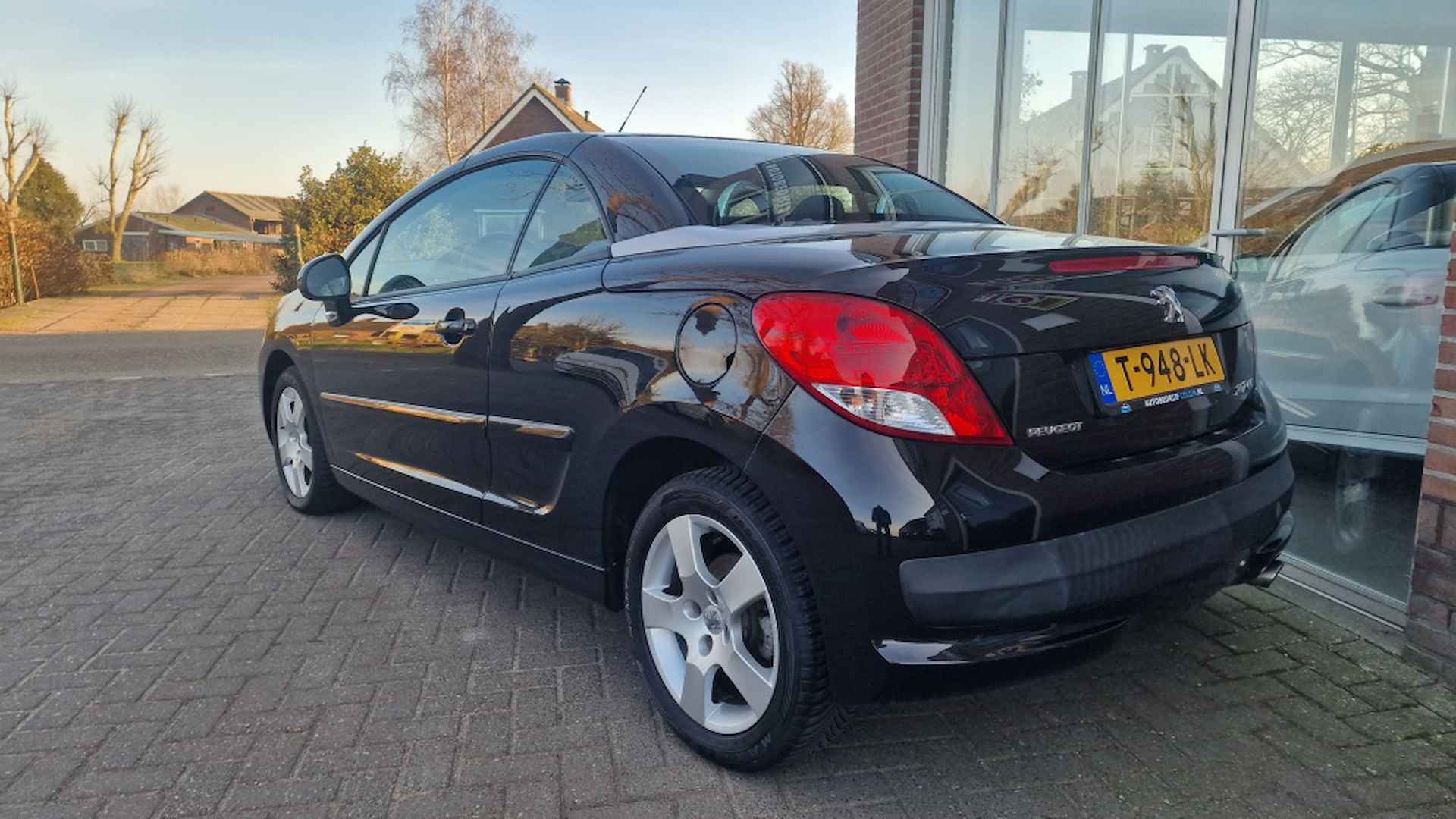 Peugeot 207 CC 1.6 VTi - 2/16