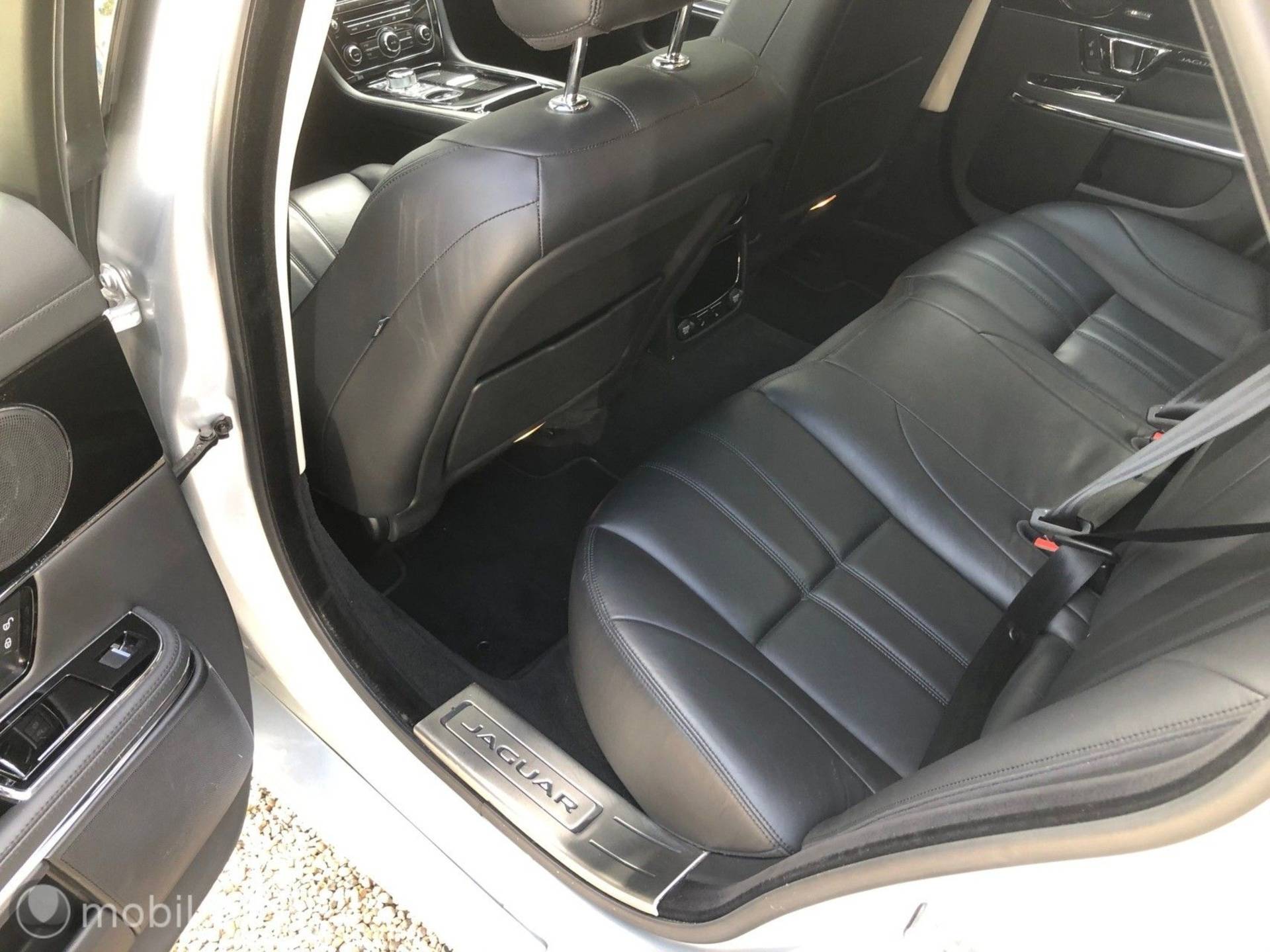 Jaguar XJ Premium Luxury | 241PK | Portfolio | leer | navigatie - 24/40