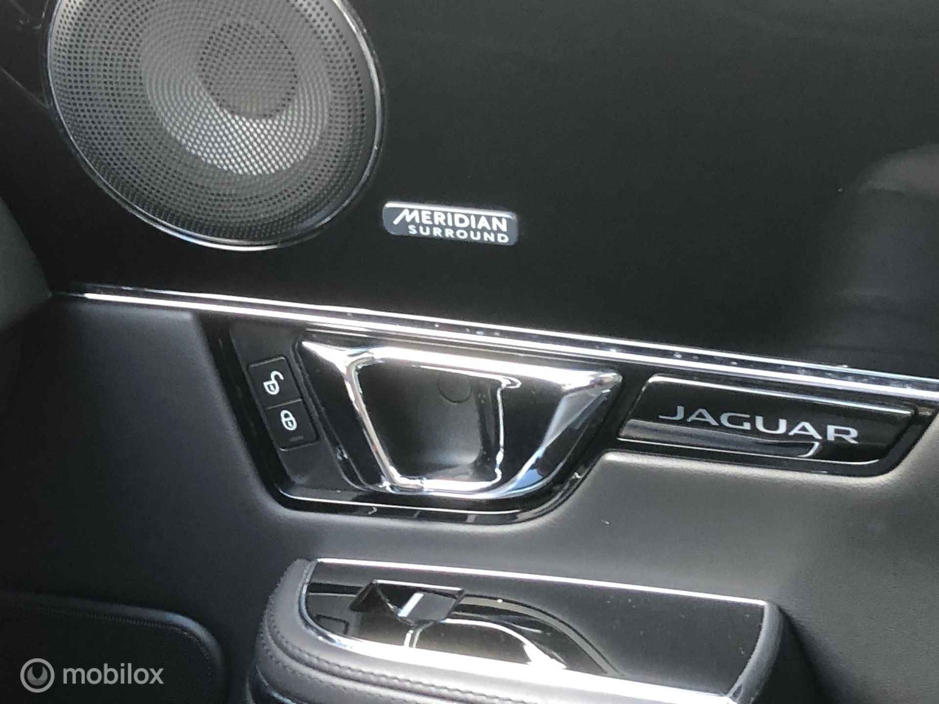 Jaguar XJ Premium Luxury | 241PK | Portfolio | leer | navigatie - 17/40