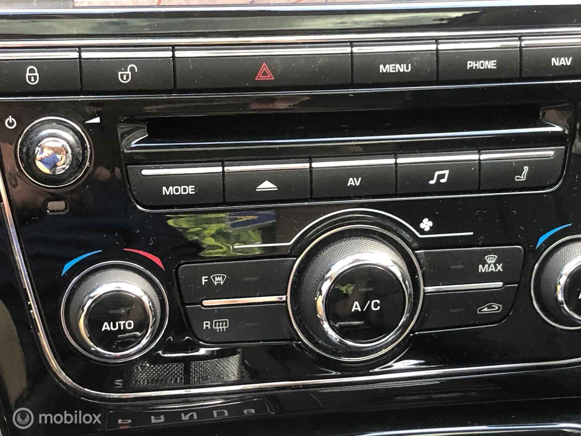 Jaguar XJ Premium Luxury | 241PK | Portfolio | leer | navigatie - 21/40