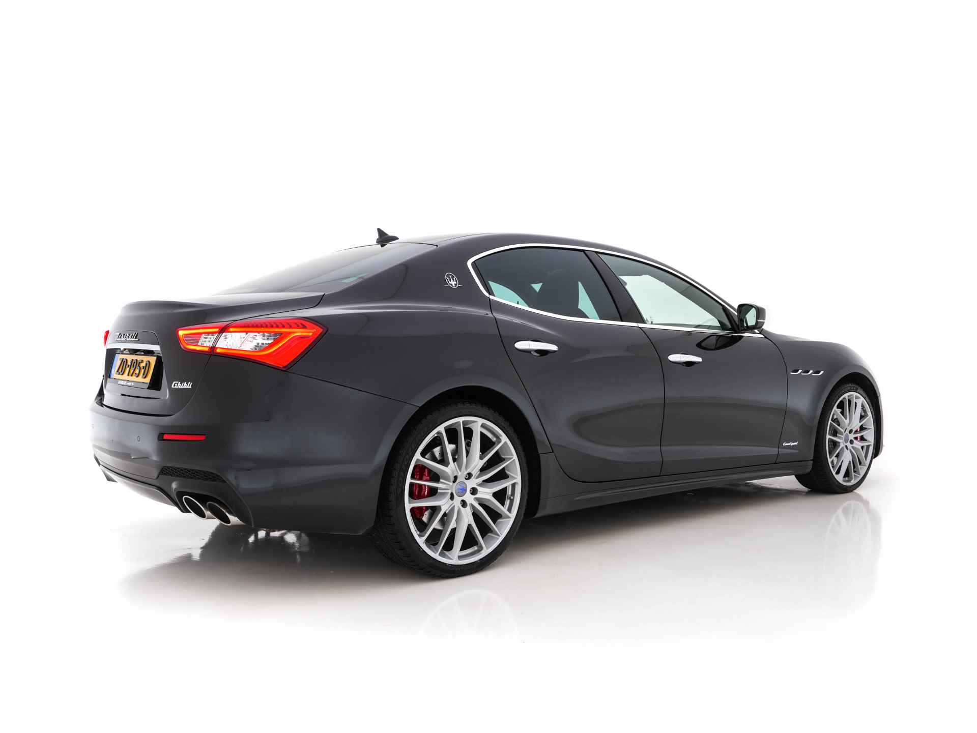 Maserati Ghibli 3.0 V6 S Q4 Gran-Lusso Aut. *PANO | SOFT-CLOSE | FULL-LED | HARMAN/KARDON-SURROUND | MEMORY-PACK | NAPPA-VOLLEDER | LANE-ASSIST | BLIND-SPOT | CAMERA | NAVI-FULLMAP | CRUISE | LANE-ASSIST | SPORT-SEATS | 21"ALU* - 6/40