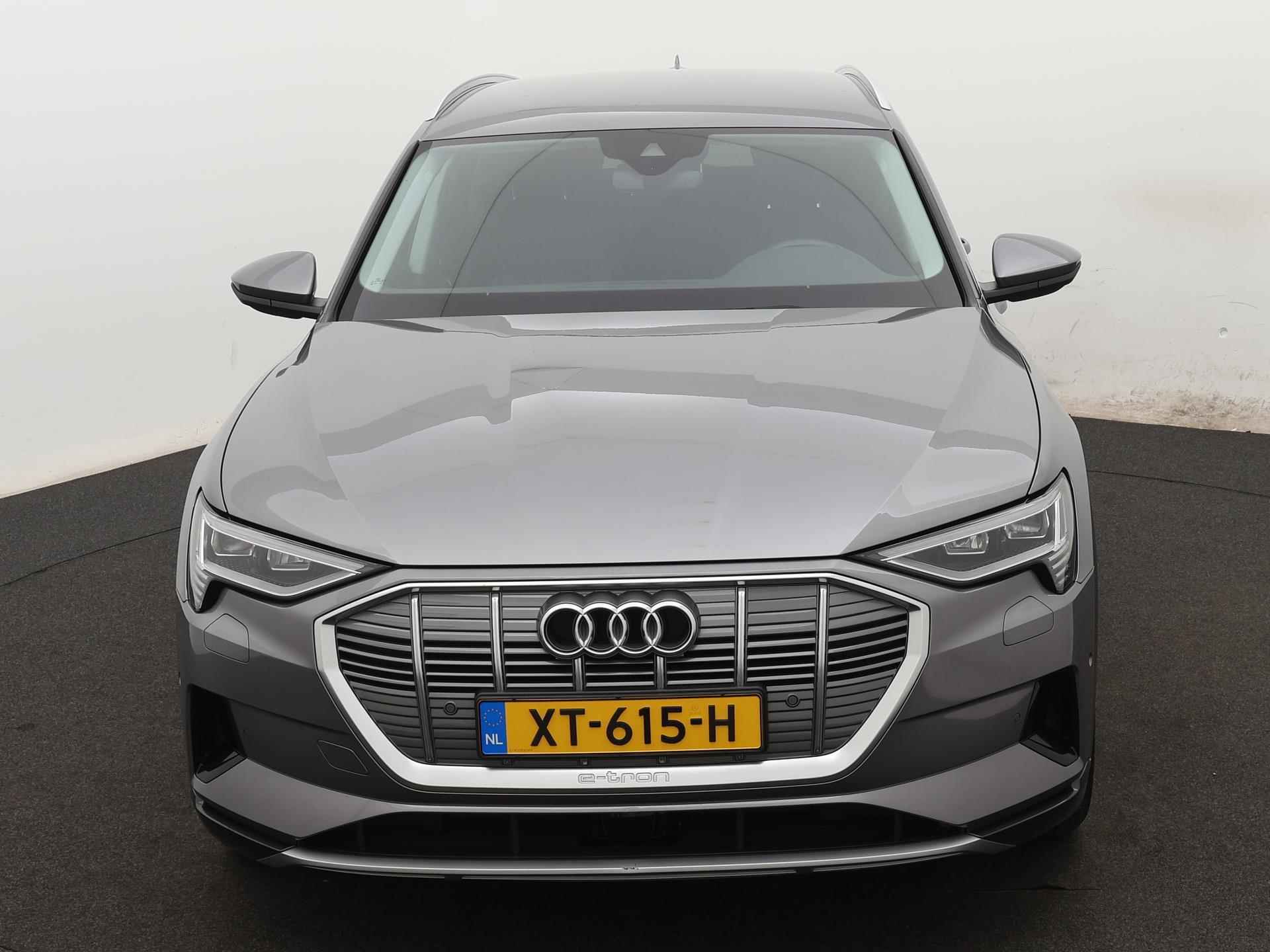 Audi e-tron e-tron 55 quattro advanced 95 kWh 360 PK | Automaat | Navigatie | Adaptive Cruise Control | Parkeersensoren | Stoelverwarming | Camera | Lichtmetalen velgen | Climate Control | Trekhaak | - 3/21