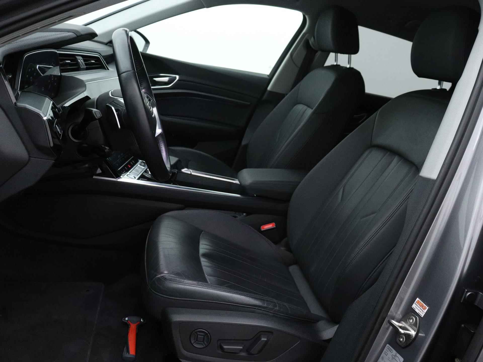 Audi e-tron e-tron 55 quattro advanced 95 kWh 360 PK | Automaat | Navigatie | Adaptive Cruise Control | Parkeersensoren | Stoelverwarming | Camera | Lichtmetalen velgen | Climate Control | Trekhaak | - 14/21