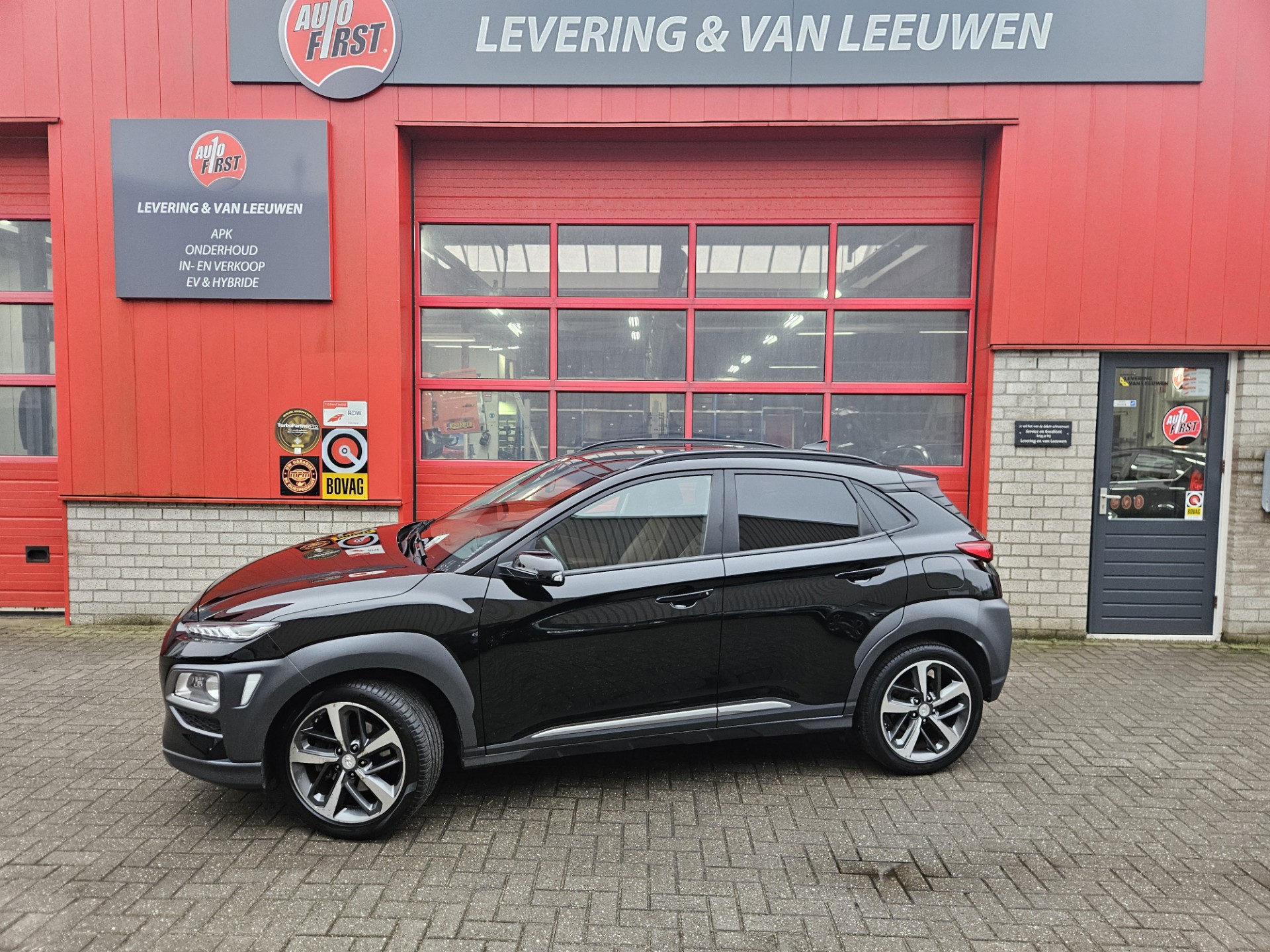 Hyundai Kona 1.0 T-GDI Premium Lederen bekleding/ Stoel-stuurverwarming/Navigatie/ Rijklaarprijs!