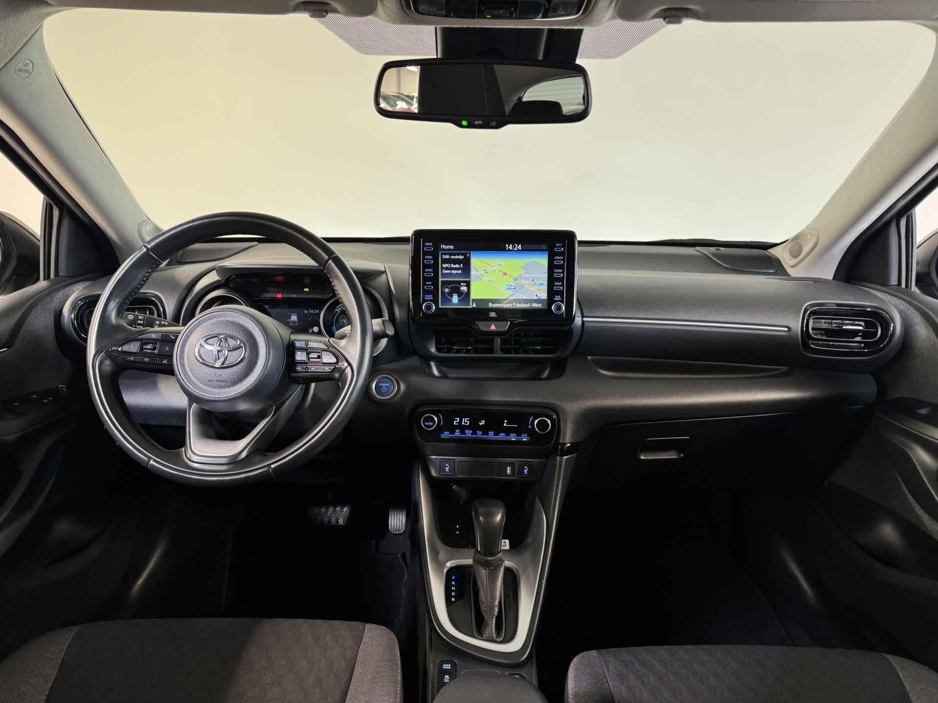 Toyota Yaris 1.5 Hybrid Style | JBL Audio | Stoelverwarming | Navigatie | - 2/33