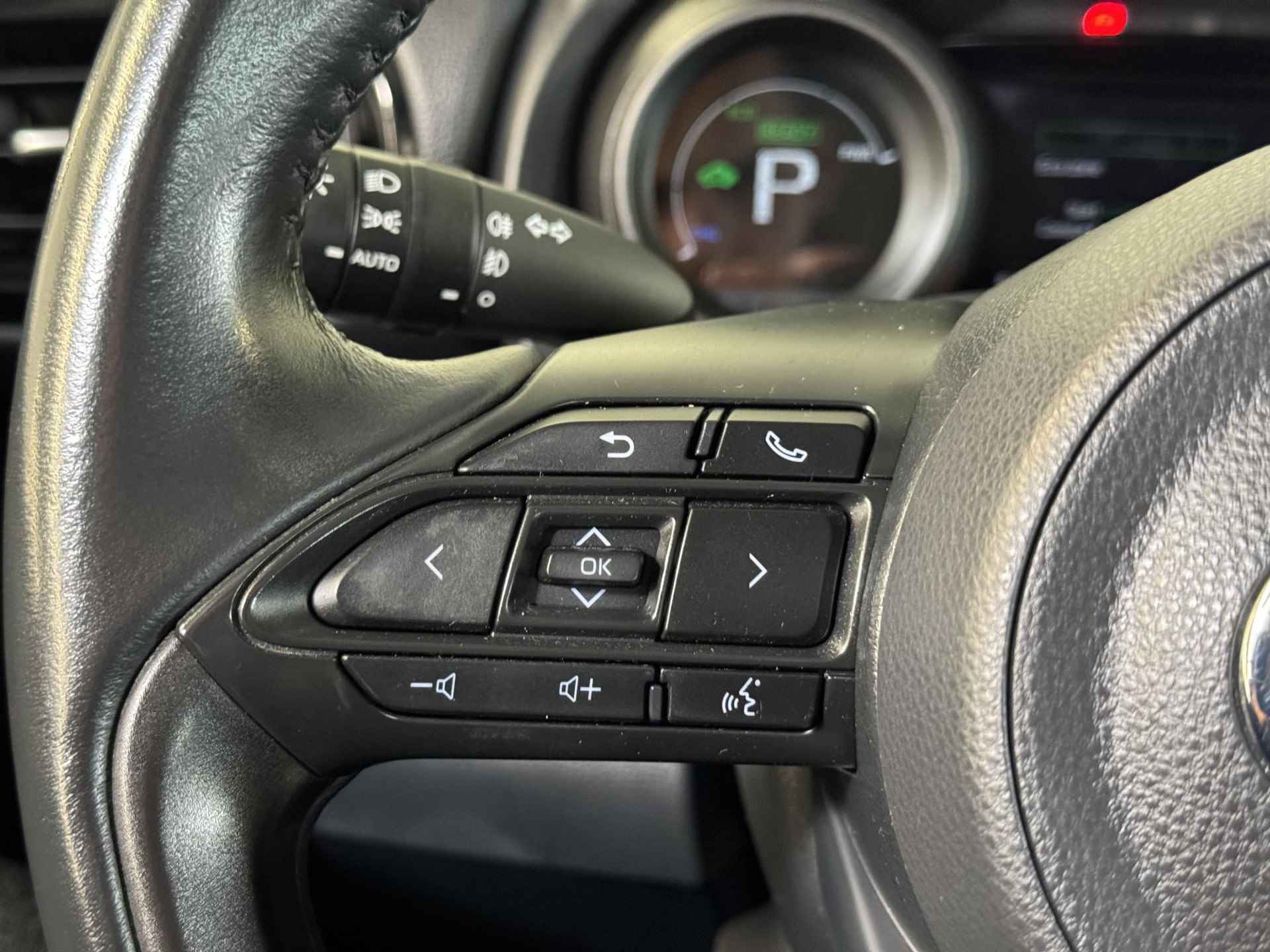 Toyota Yaris 1.5 Hybrid Style | JBL Audio | Stoelverwarming | Navigatie | - 8/33