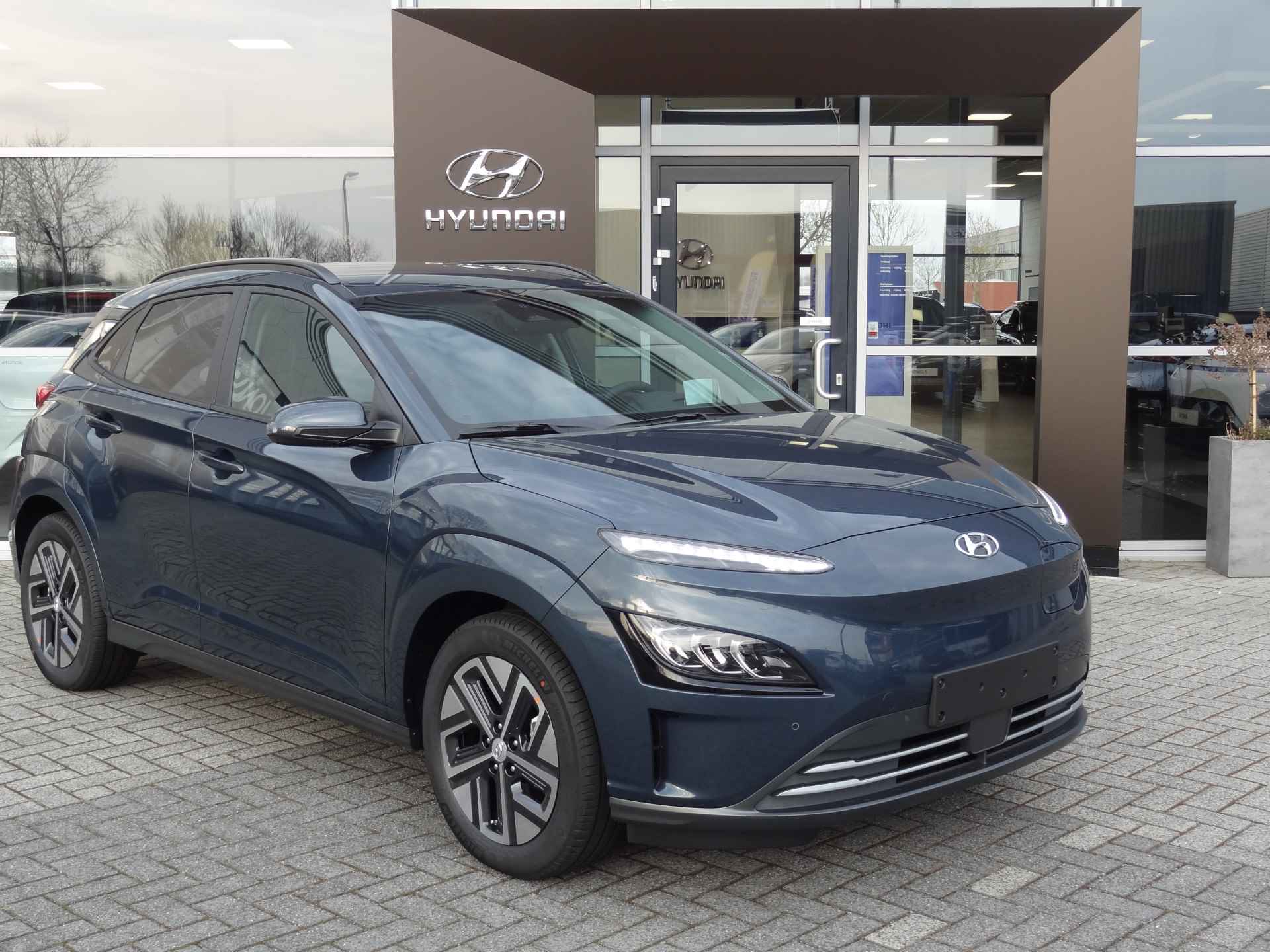 Hyundai Kona EV Premium 64 kWh | €42.900,- RIJKLAAR! | - 7/31