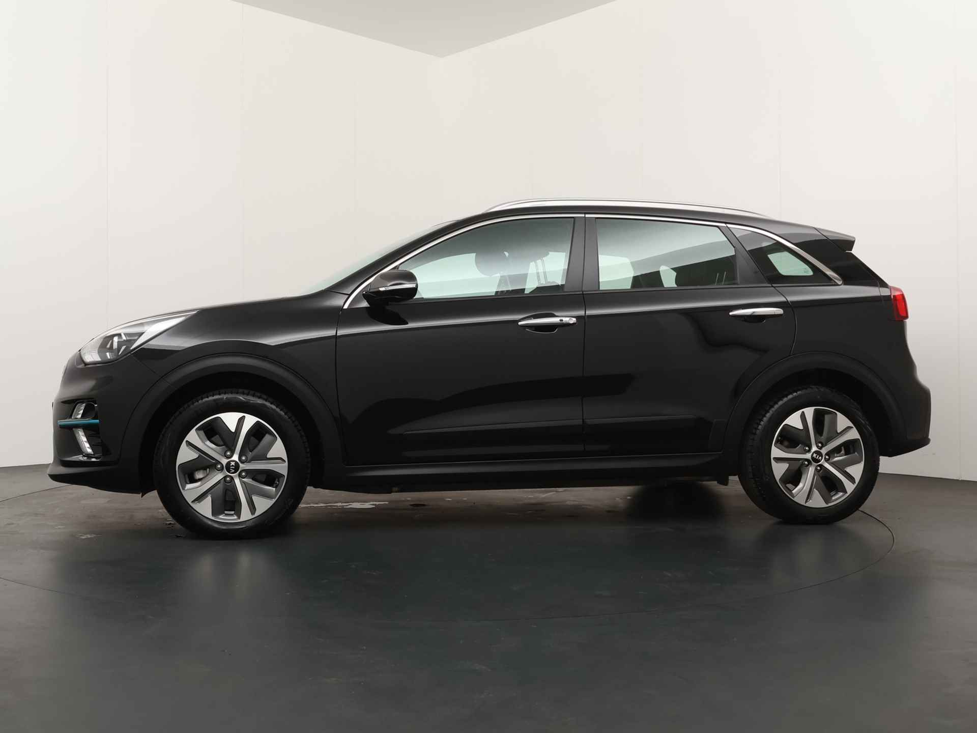 Kia e-Niro DynamicLine 64 kWh - Apple CarPlay/Android Auto - Adaptieve Cruise Control - Navigatie - Fabrieksgarantie tot 08-2028 - 4/47