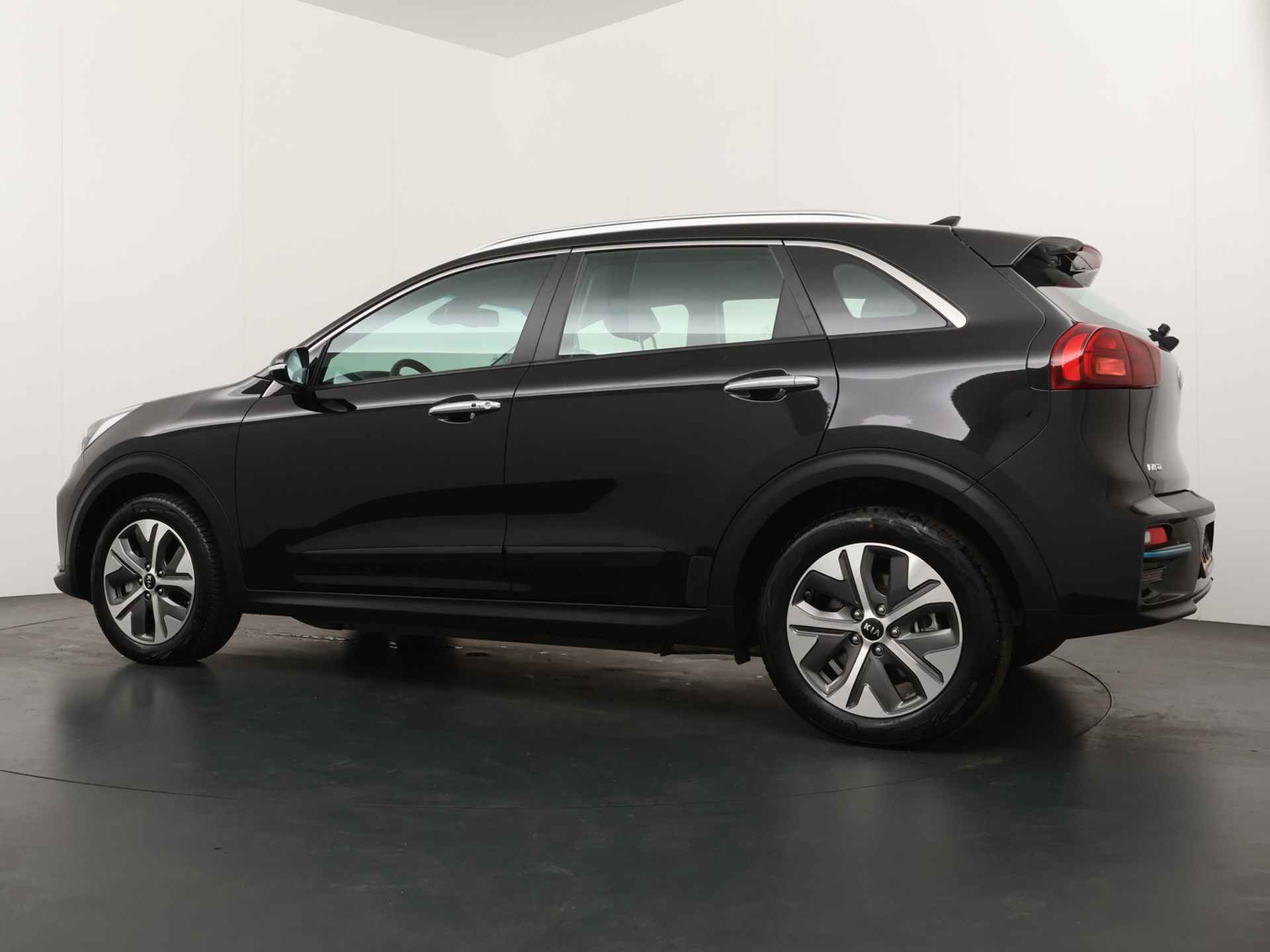 Kia e-Niro DynamicLine 64 kWh - Apple CarPlay/Android Auto - Adaptieve Cruise Control - Navigatie - Fabrieksgarantie tot 08-2028 - 5/47