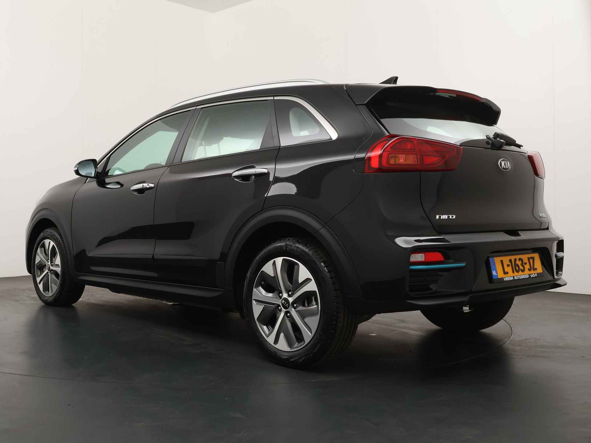 Kia e-Niro DynamicLine 64 kWh - Apple CarPlay/Android Auto - Adaptieve Cruise Control - Navigatie - Fabrieksgarantie tot 08-2028 - 6/47