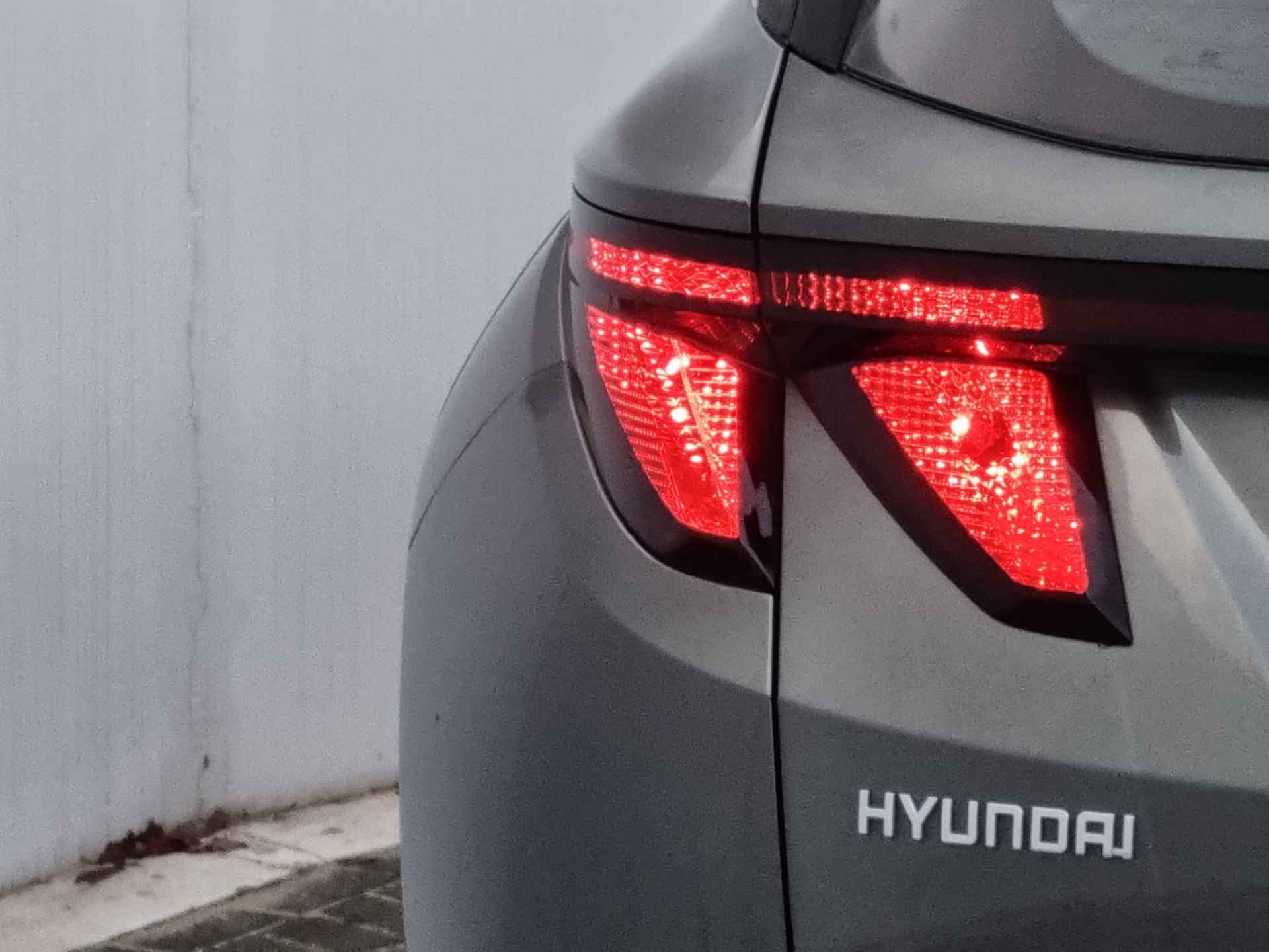Hyundai Tucson 1.6 T-GDI HEV i-Motion 230PK Automaat / Origineel NL / Navigatie via Android Auto/Apple Carplay - 24/40