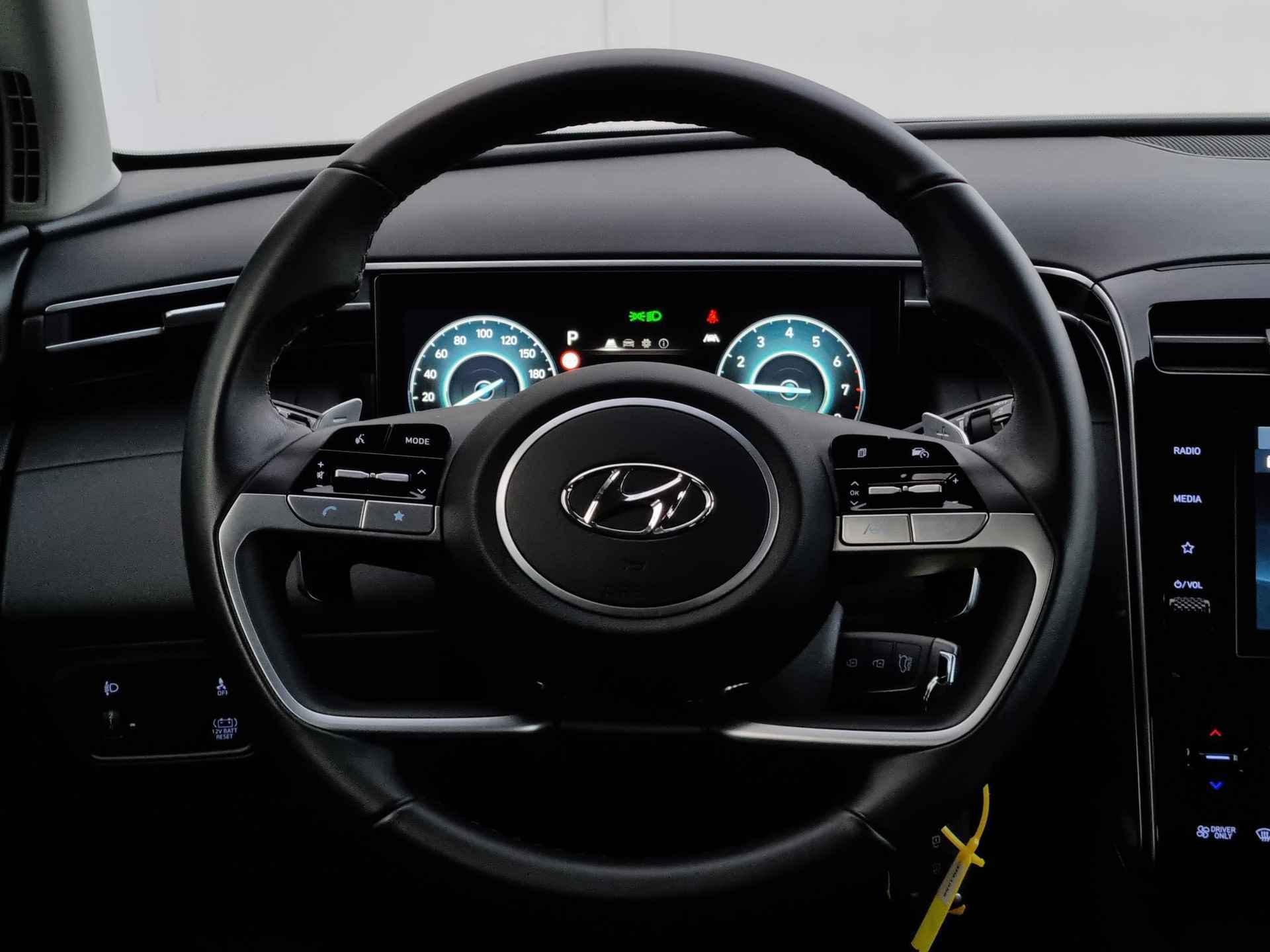 Hyundai Tucson 1.6 T-GDI HEV i-Motion 230PK Automaat / Origineel NL / Navigatie via Android Auto/Apple Carplay - 32/40