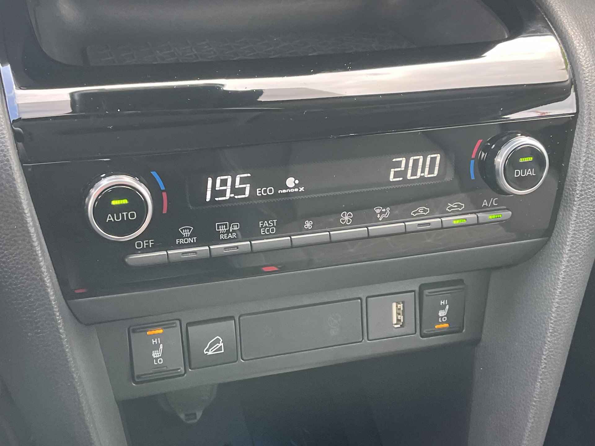 Toyota Yaris Cross 1.5 Hybrid Executive 4 wiel aandrijving | Navigatie | Stoel- + stuurverwarming | Parkeersensoren | - 17/28