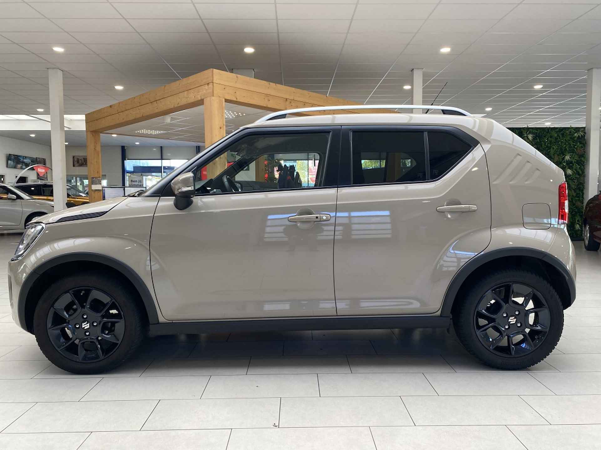 Suzuki Ignis 1.2 Smart Hybrid Style [CRUISE CONTROL | CARPLAY | CLIMATE CONTR - 4/25