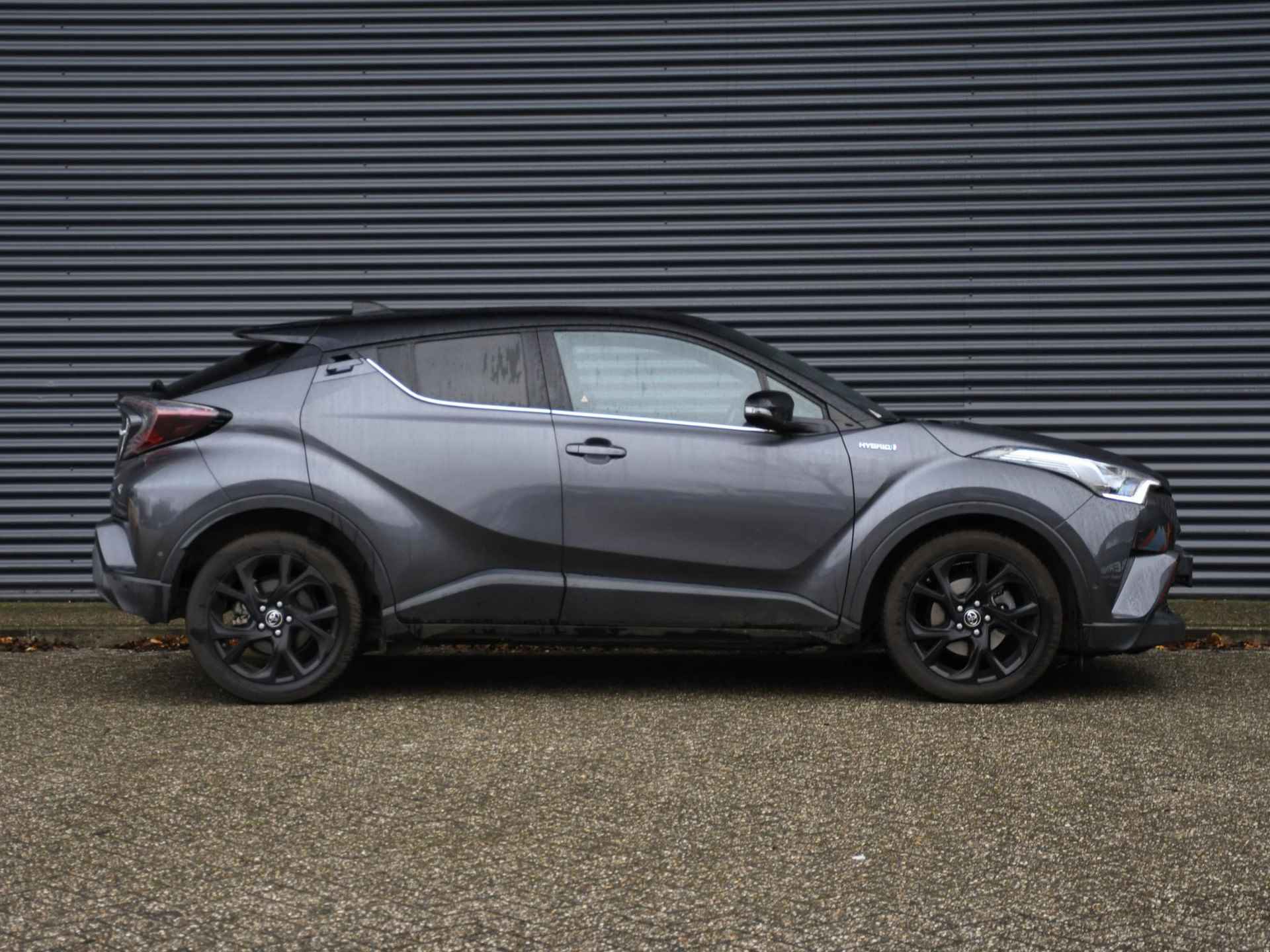 Toyota C-HR Bi-Tone 1.8 Hybrid 123pk Automaat DODE HOEK | ADAP. CRUISE | 18''LM | KEYLESS ENTRY | STOELVERWARMING | DAB | CAMERA - 3/32