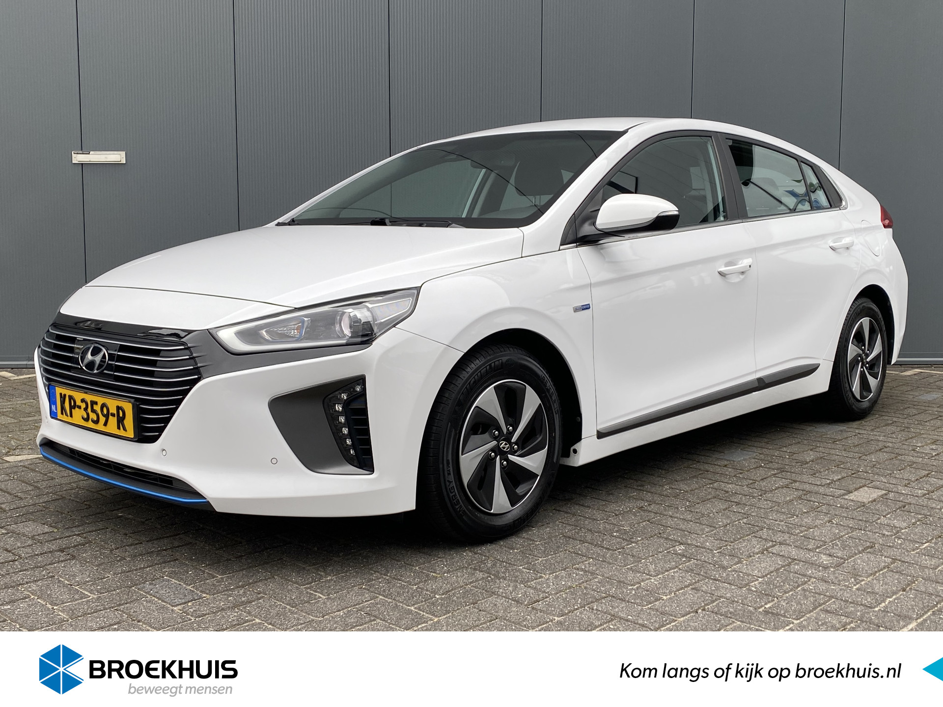 Hyundai IONIQ 1.6 GDI HEV 140pk Comfort Automaat | Xenon | Climate | Camera | Keyless | Navigatie | 15" Lichtmetaal | Parkeer Assistent