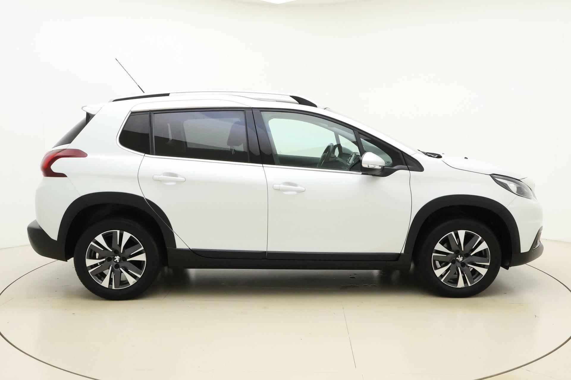 Peugeot 2008 1.2 PureTech GT-line 110pk | Navigatie | Trekhaak | Panoramadak | Climate Control | Lichtmetalen Velgen | Cruise Control - 10/33