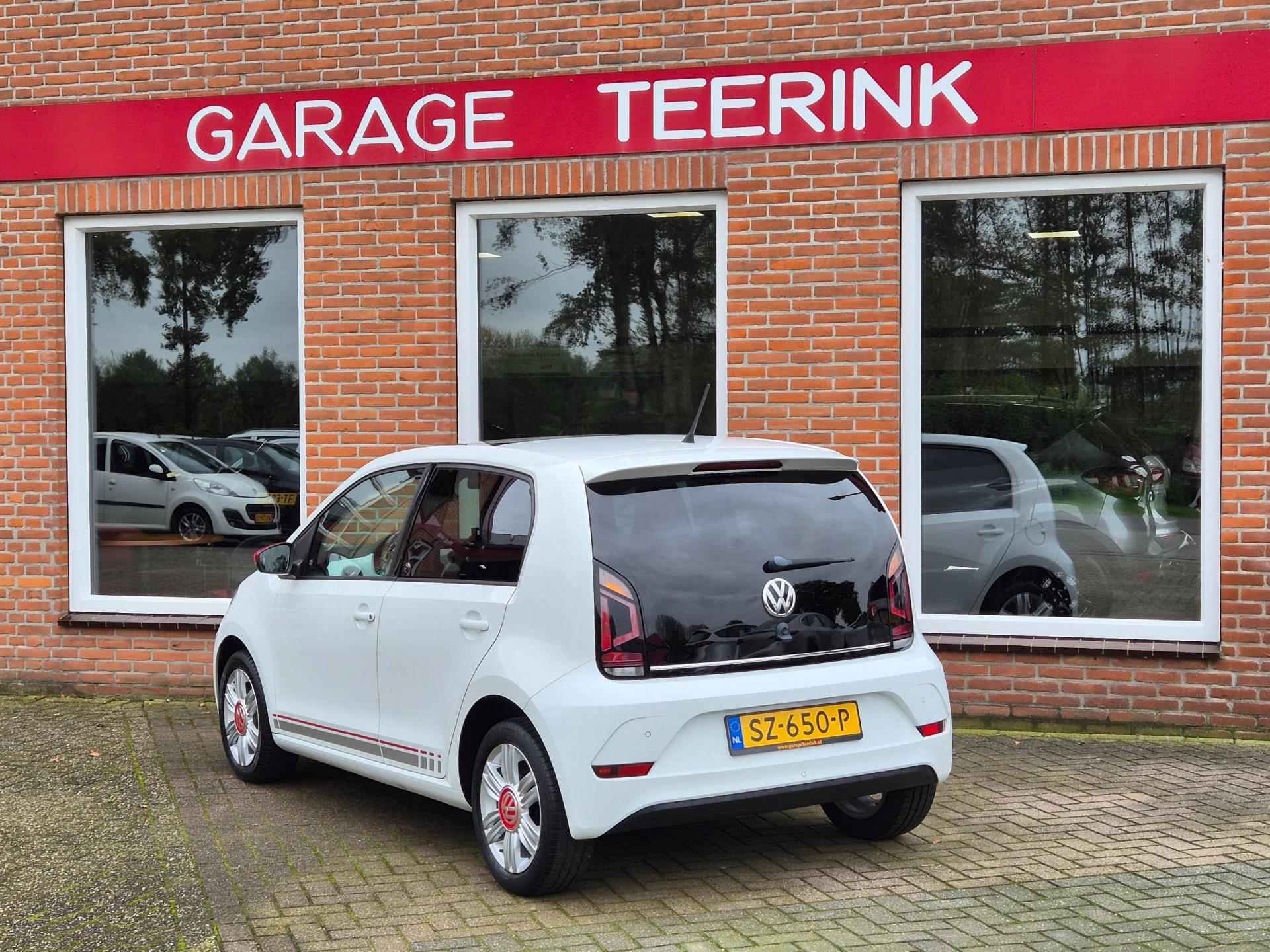 Volkswagen Up! 1.0 BMT up! beats 75PK 5drs airco, cruise, navi, pdc, lmv, dab RIJKLAAR - 5/19