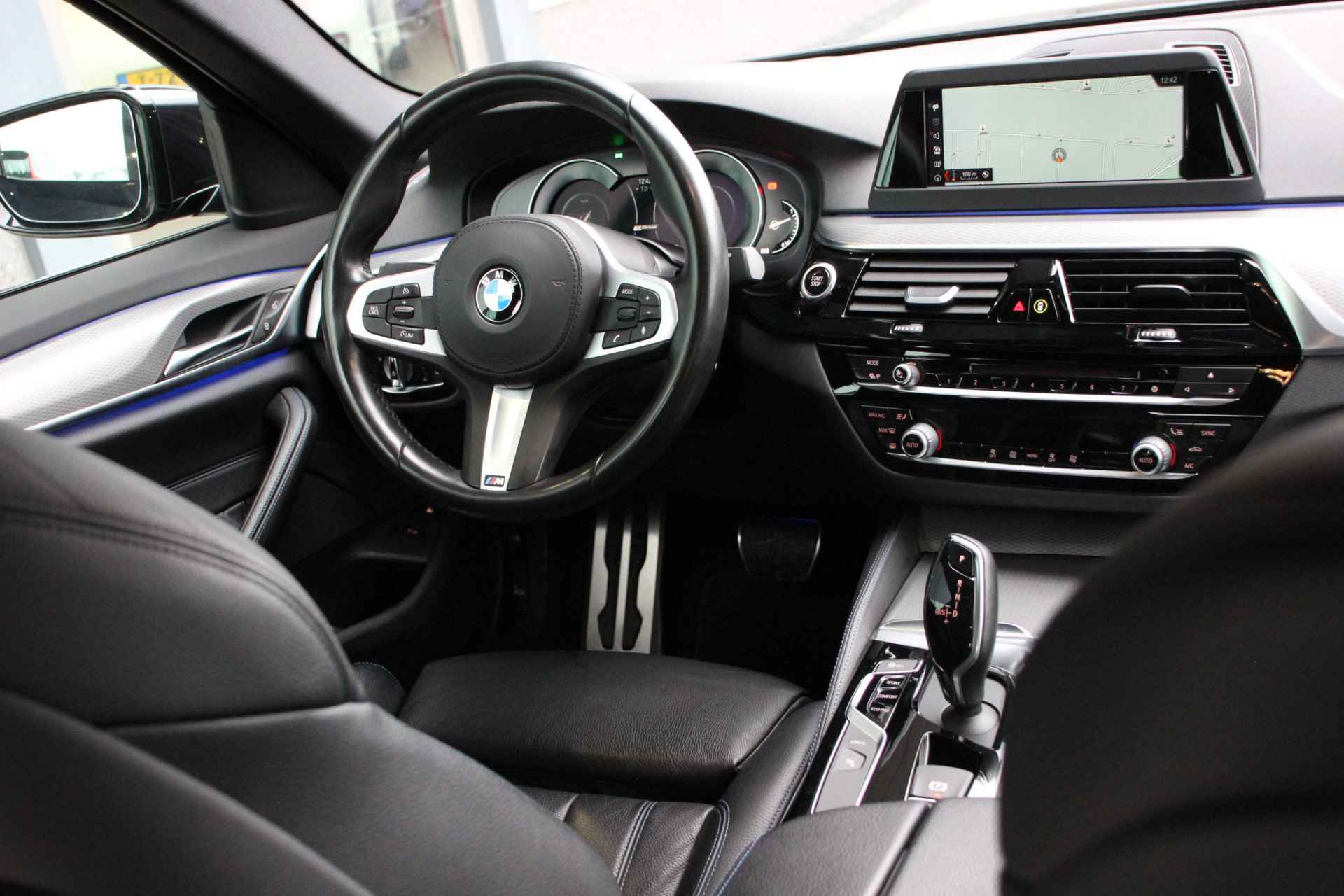 BMW 5 Serie 530e iPerformance Executive | M-Sport | Dealeronderhouden | Orig. NL - 10/42