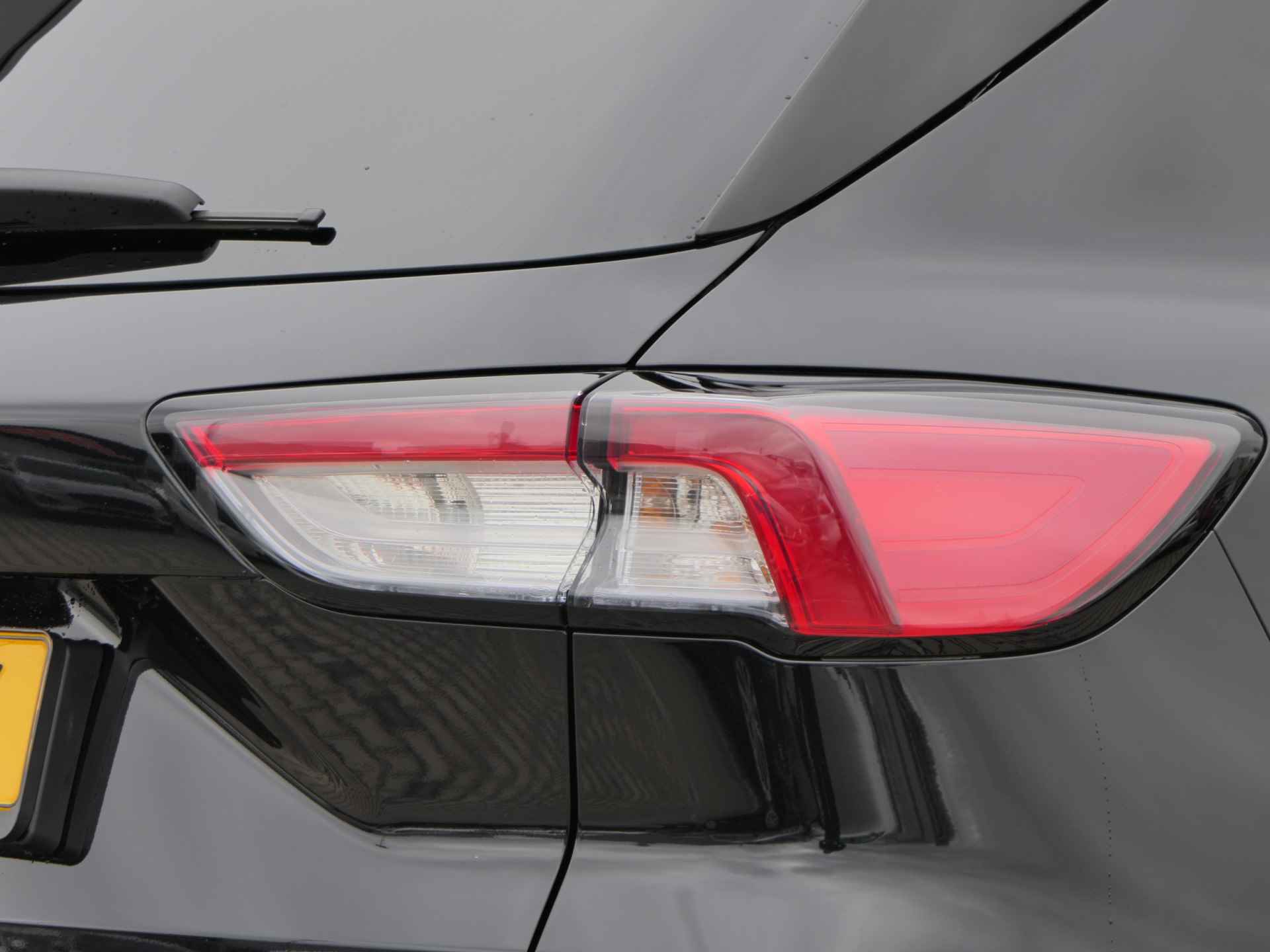 Ford Kuga 2.5 Hybrid Titanium | Adaptive Cruise | Winterpack | DAB | BLIS | Privacy Glass - 24/33
