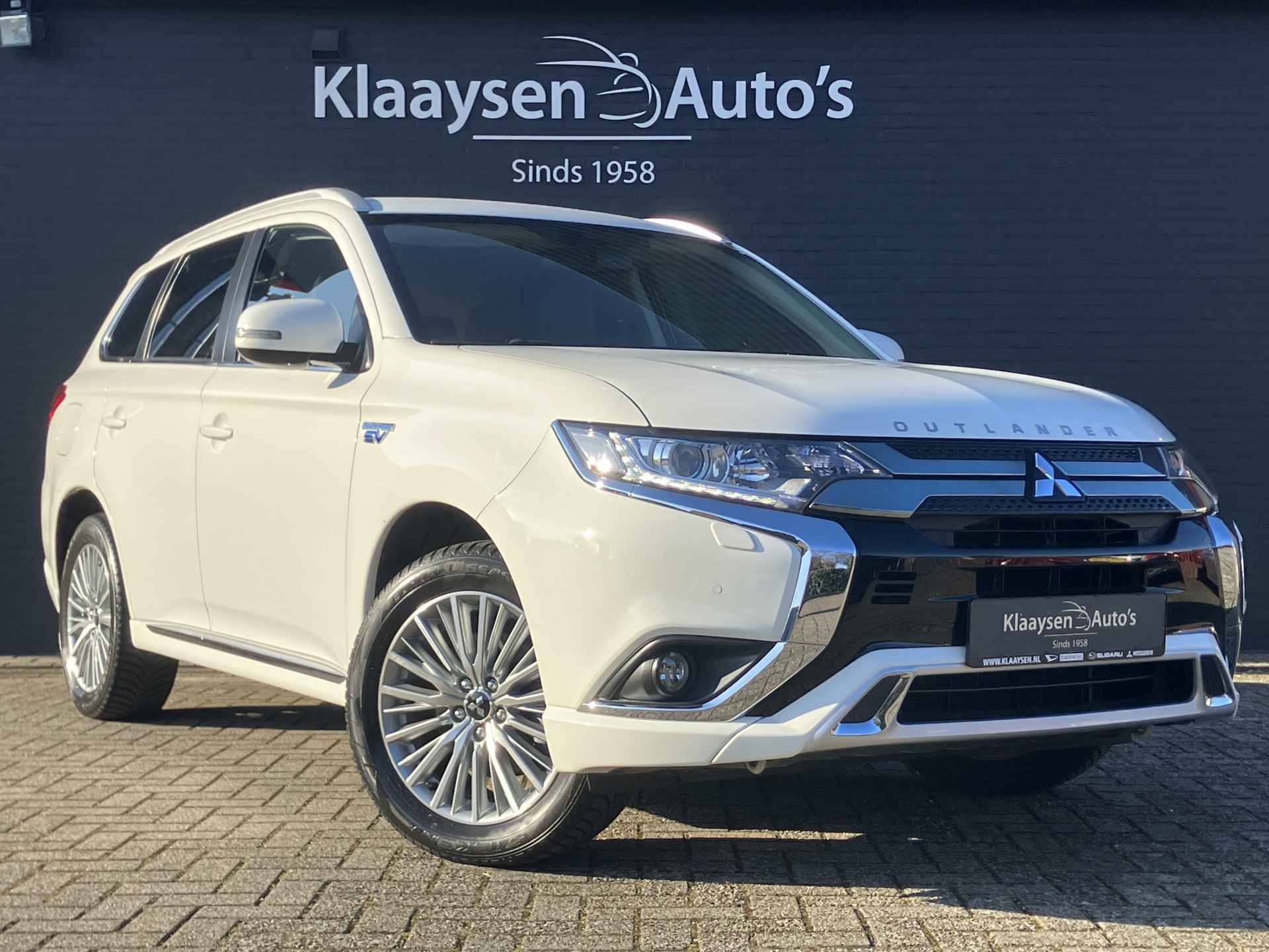 Mitsubishi Outlander 2.4 PHEV Intense 225 pk 4WD AUT. | 1e eigenaar | dealer onderhouden | navi | alcantara | elektr. v. stoel | carplay - 4/38