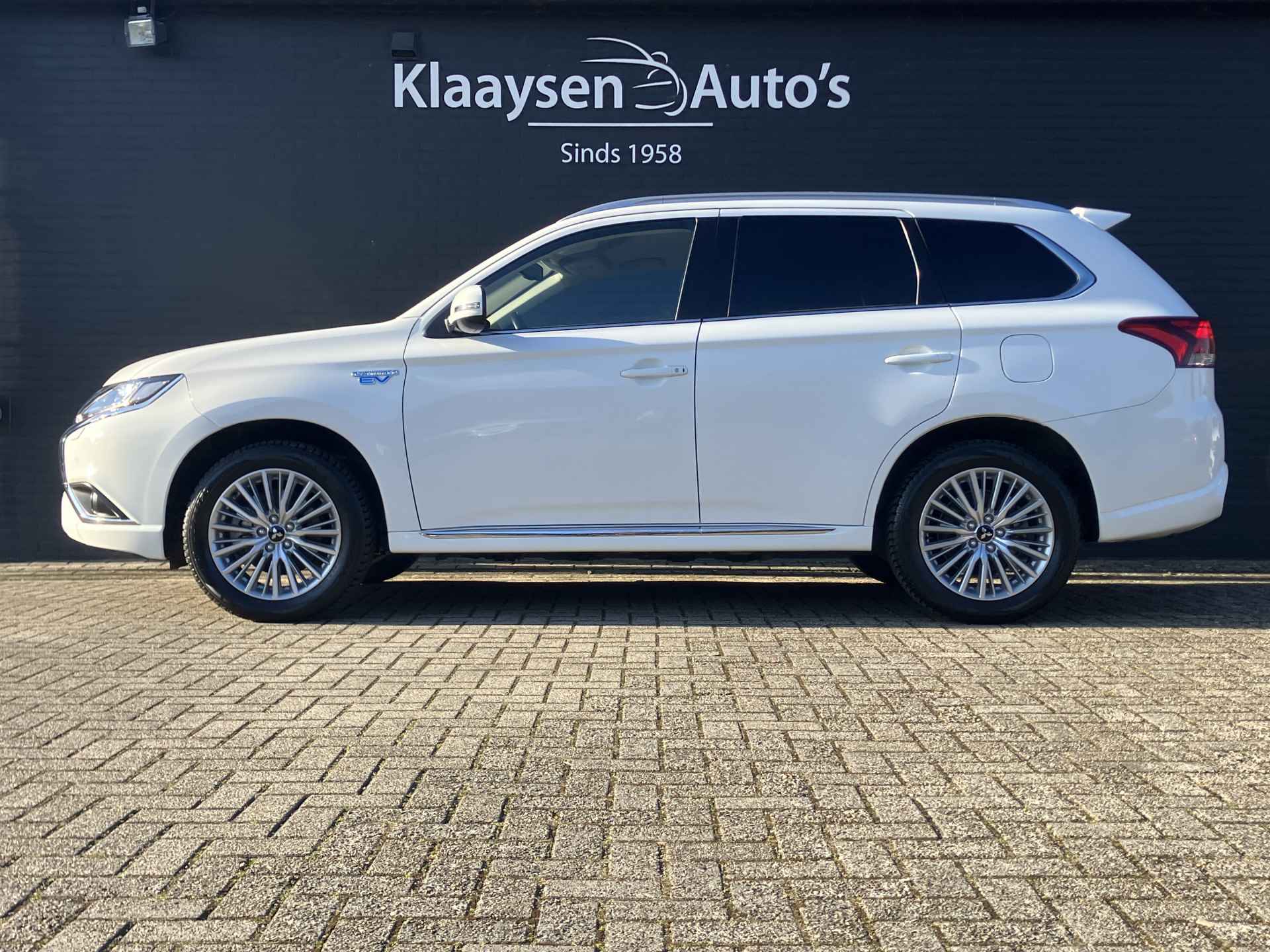 Mitsubishi Outlander 2.4 PHEV Intense 225 pk 4WD AUT. | 1e eigenaar | dealer onderhouden | navi | alcantara | elektr. v. stoel | carplay - 9/38