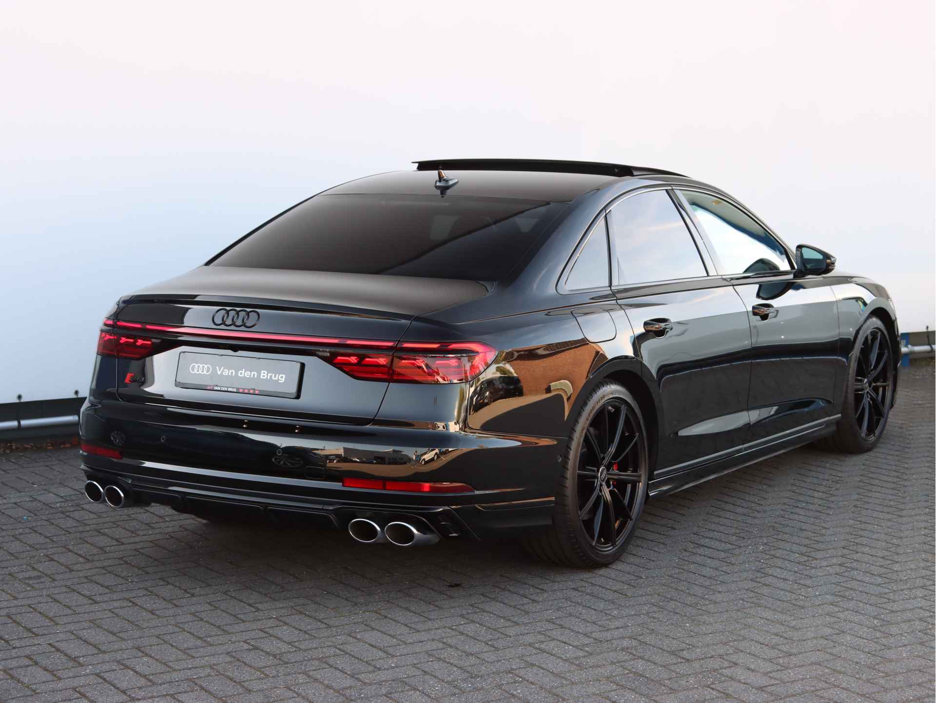 Audi S8 4.0 TFSI Quattro 571pk | B&O | Pano | TV | Vierwielsturing | Servo | Alcantara hemel | Head-up | Stoelventilatie-/massage v+a | Digital Matrix-LED - 5/47