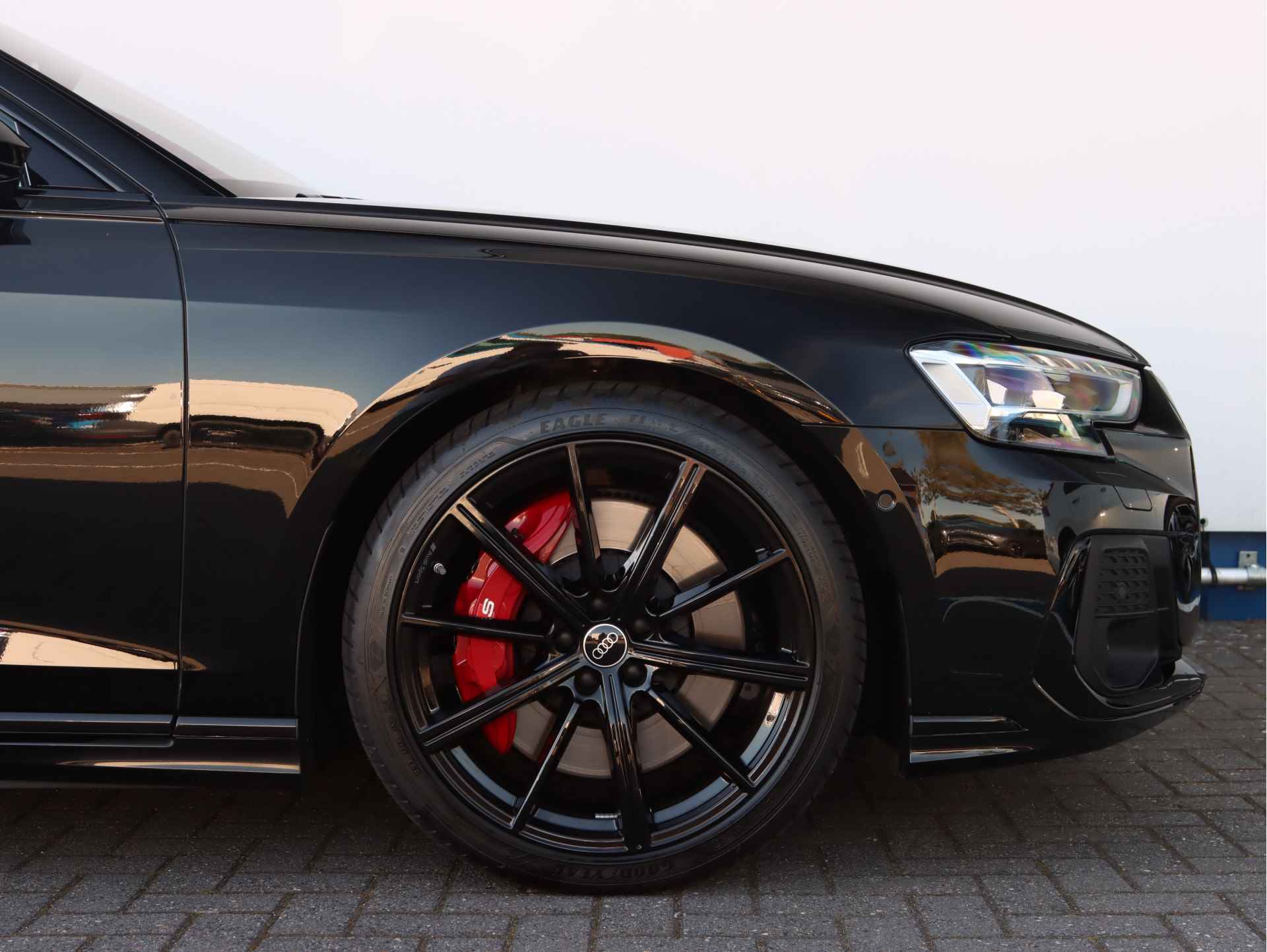 Audi S8 4.0 TFSI Quattro 571pk | B&O | Pano | TV | Vierwielsturing | Servo | Alcantara hemel | Head-up | Stoelventilatie-/massage v+a | Digital Matrix-LED - 17/47