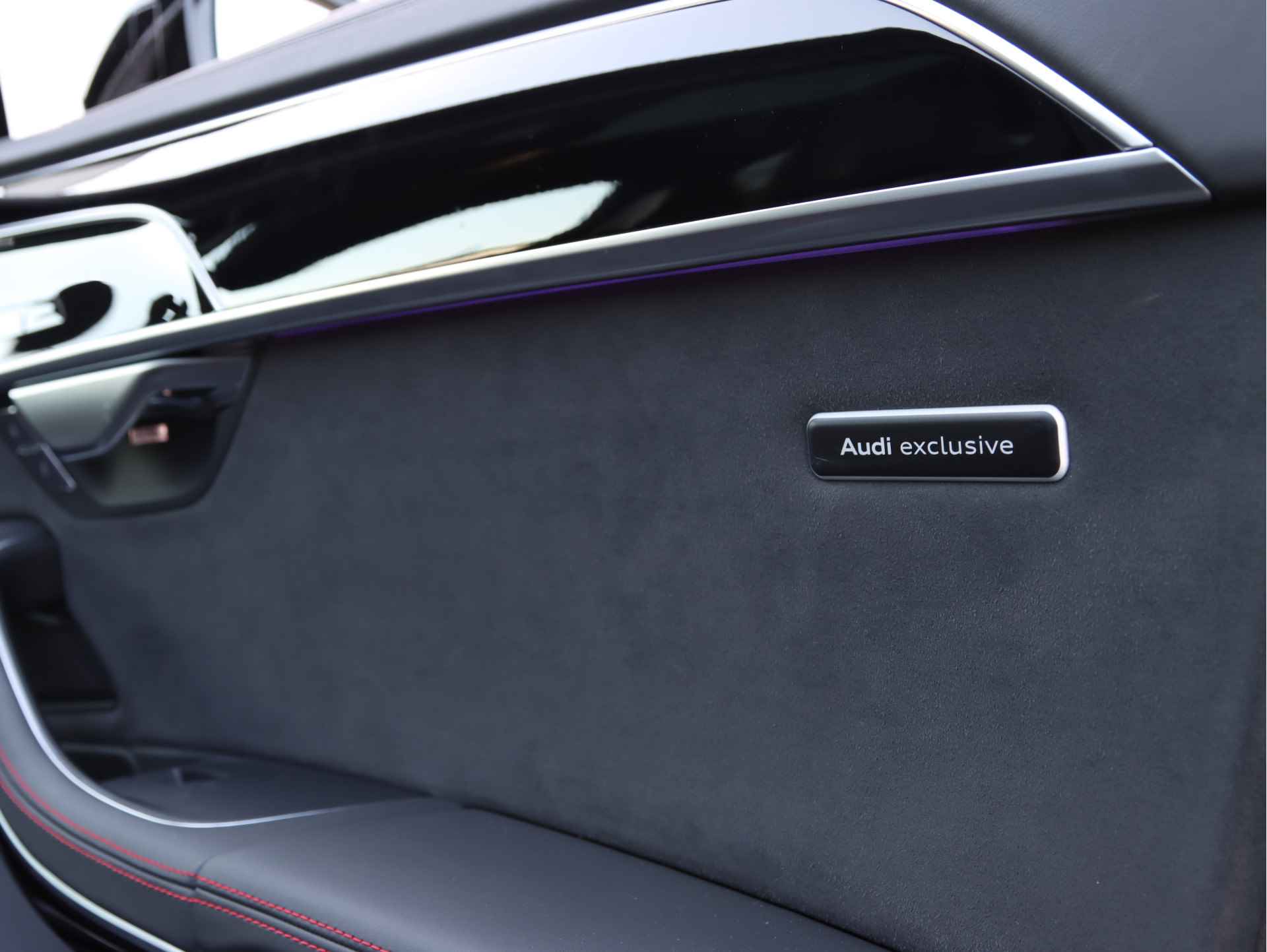 Audi S8 4.0 TFSI Quattro 571pk | B&O | Pano | TV | Vierwielsturing | Servo | Alcantara hemel | Head-up | Stoelventilatie-/massage v+a | Digital Matrix-LED - 28/47