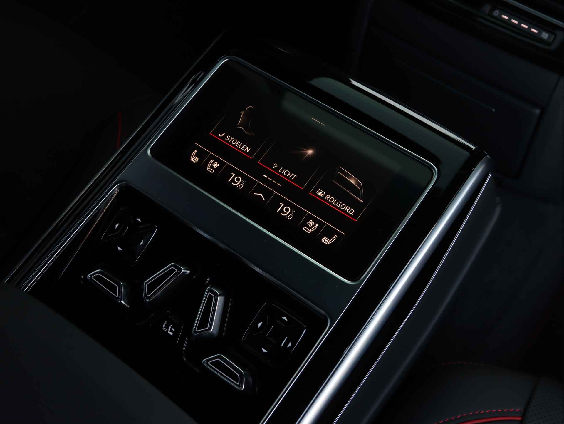 Audi S8 4.0 TFSI Quattro 571pk | B&O | Pano | TV | Vierwielsturing | Servo | Alcantara hemel | Head-up | Stoelventilatie-/massage v+a | Digital Matrix-LED - 29/47