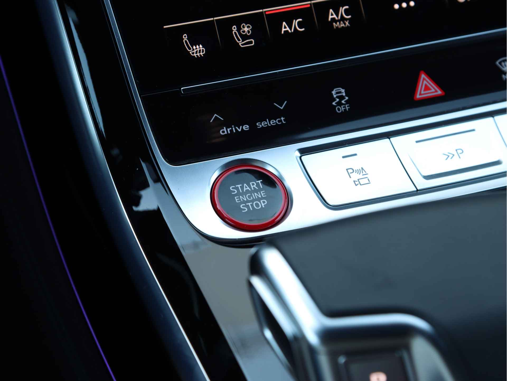 Audi S8 4.0 TFSI Quattro 571pk | B&O | Pano | TV | Vierwielsturing | Servo | Alcantara hemel | Head-up | Stoelventilatie-/massage v+a | Digital Matrix-LED - 46/47