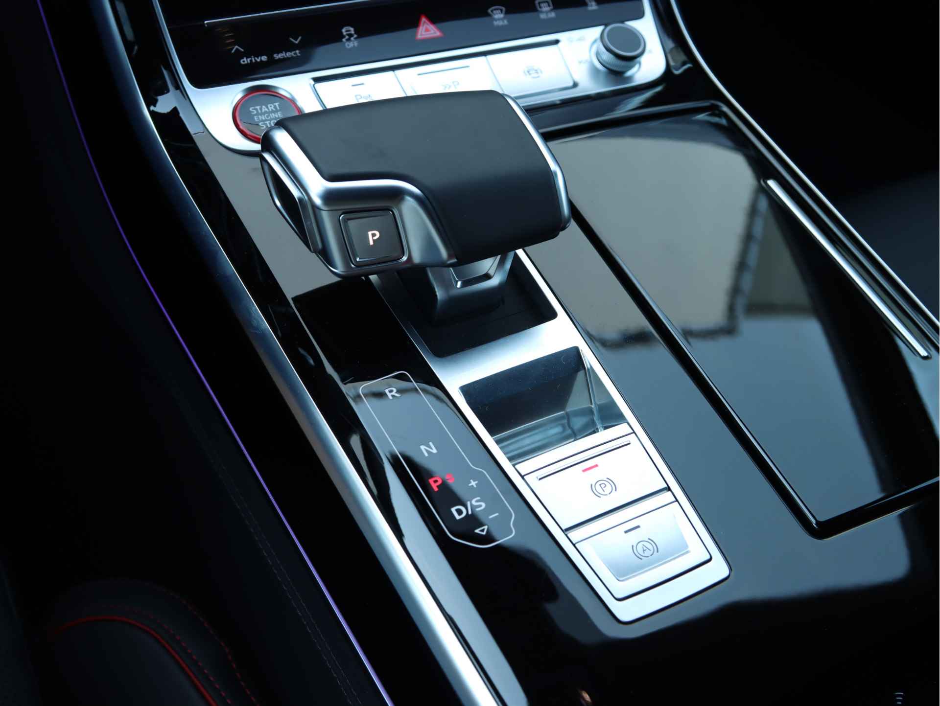 Audi S8 4.0 TFSI Quattro 571pk | B&O | Pano | TV | Vierwielsturing | Servo | Alcantara hemel | Head-up | Stoelventilatie-/massage v+a | Digital Matrix-LED - 47/47