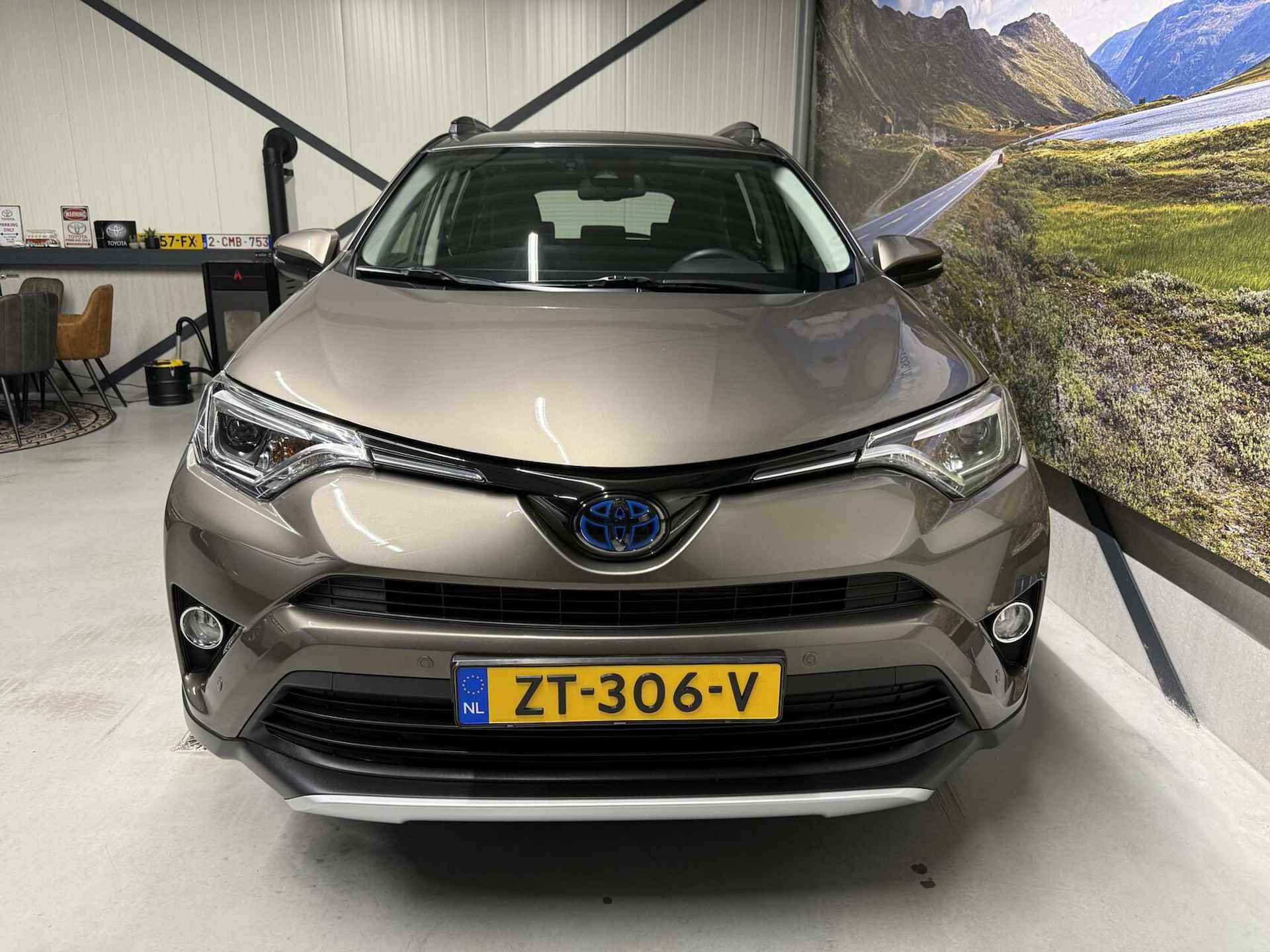 Toyota RAV4 2.5 Hybrid AWD Executive Business - 12/37