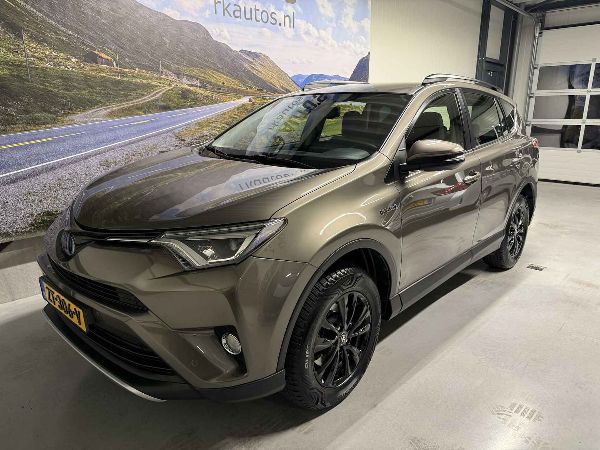 Toyota RAV4 2.5 Hybrid AWD Executive Business - 13/37