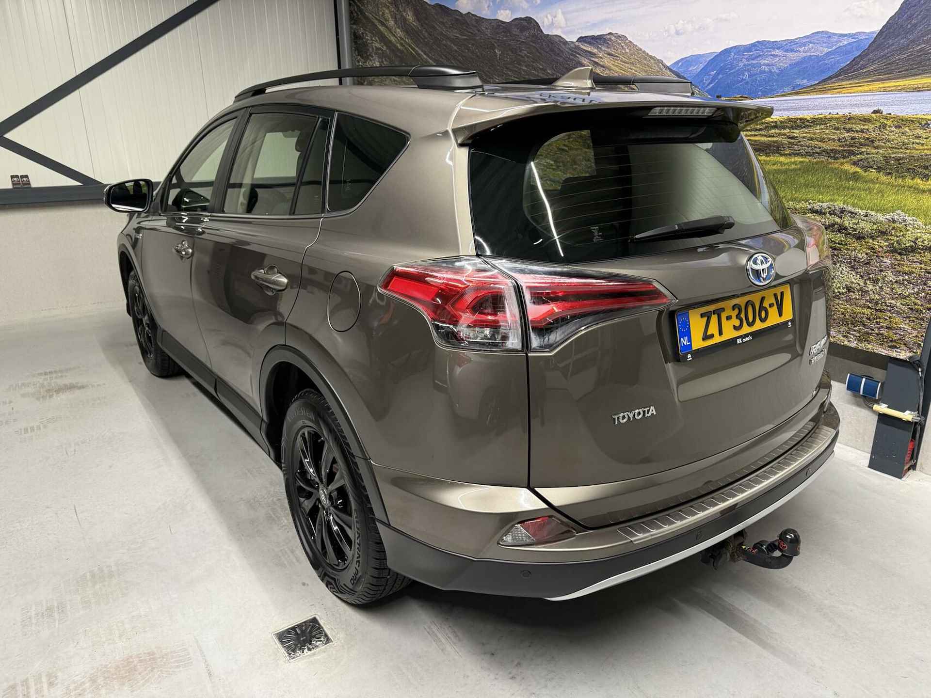 Toyota RAV4 2.5 Hybrid AWD Executive Business - 15/37