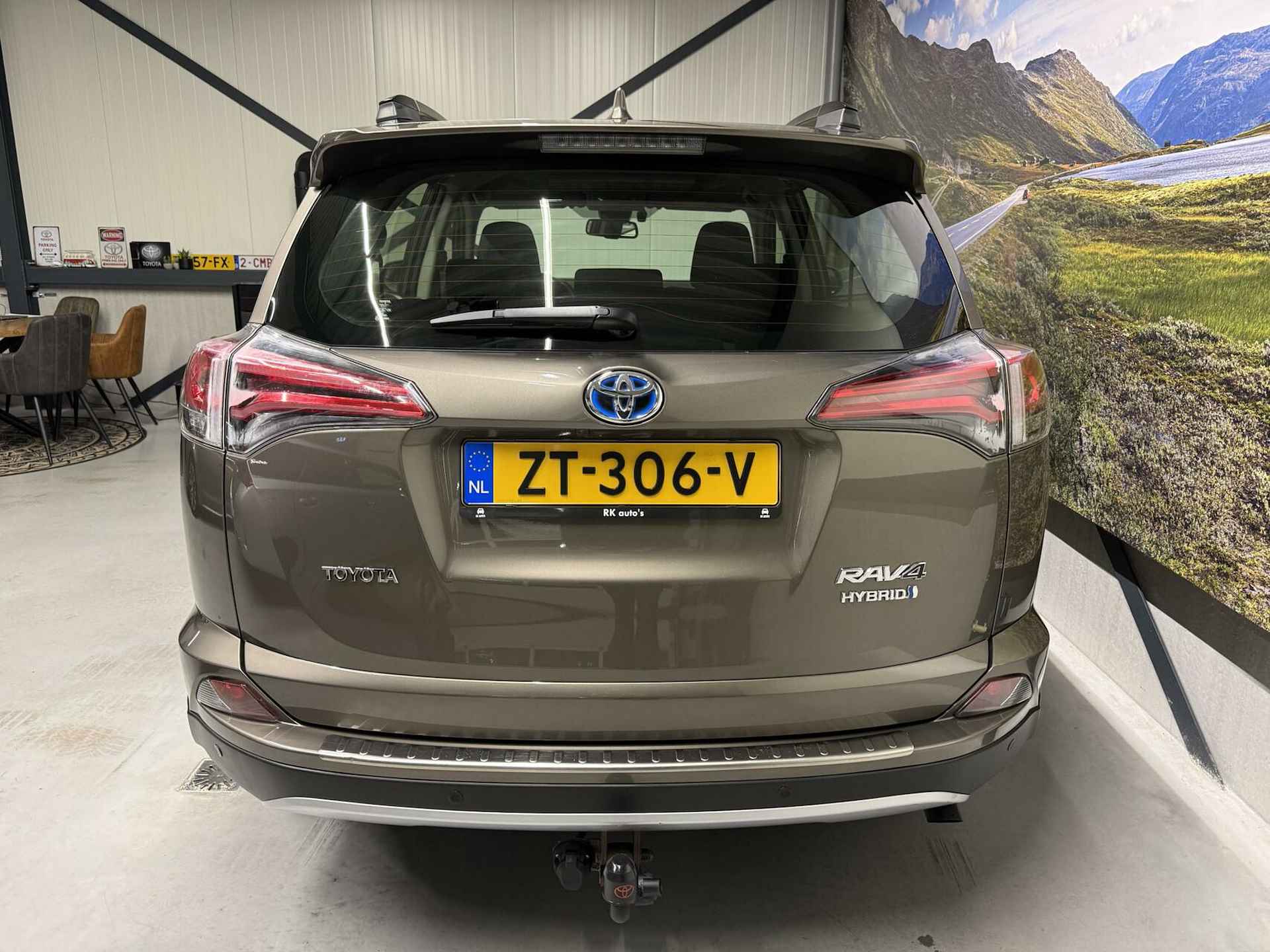 Toyota RAV4 2.5 Hybrid AWD Executive Business - 16/37