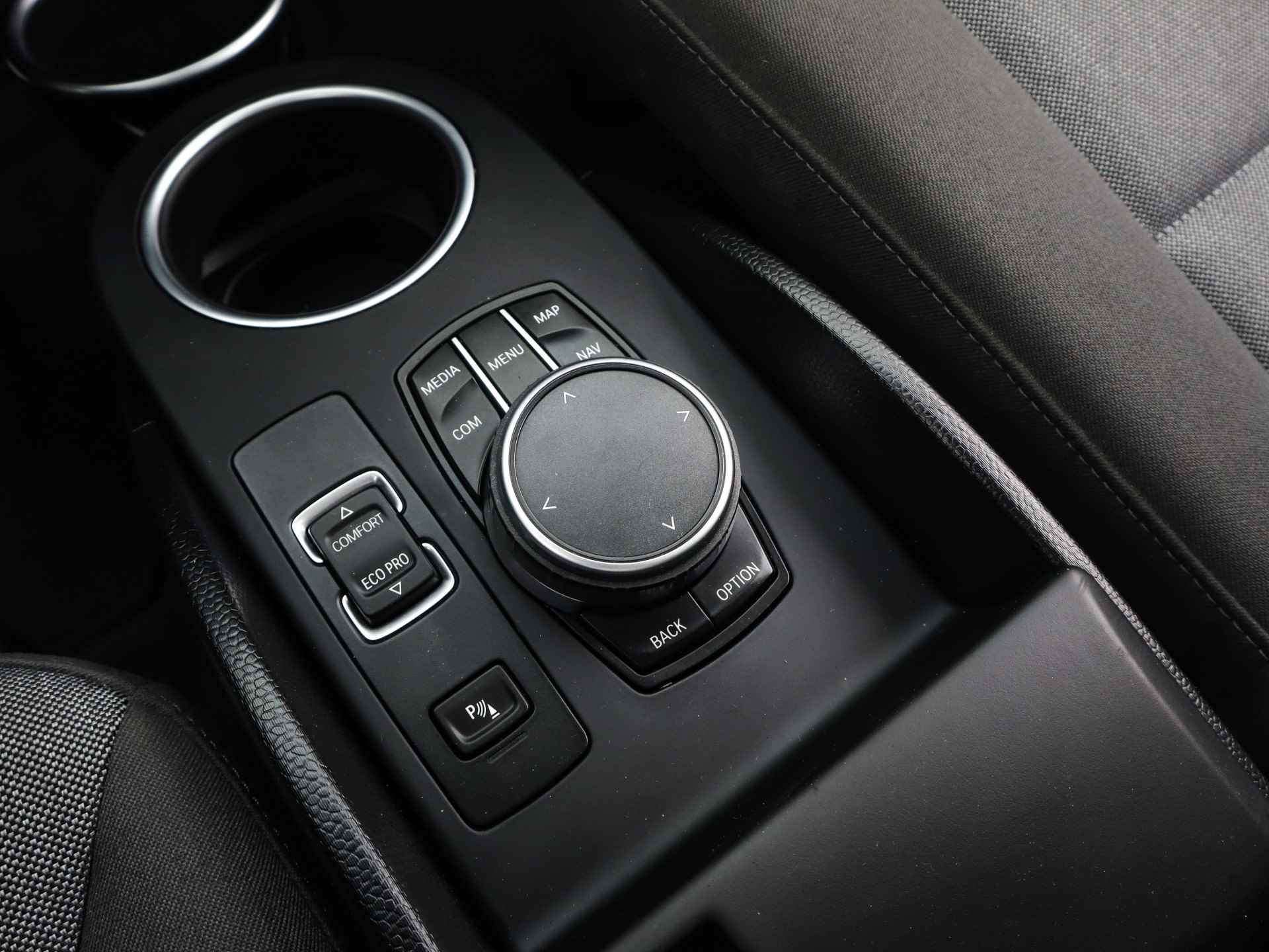 BMW i3 Executive Edition 120Ah 42 kWh (170PK) 1e-Eig, Keurig-Onderh, 12-Mnd-BOVAG, NL-Auto, Panoramadak, Navigatie, Parkeersensoren-V+A, Stoelverwarming, DAB, Spiegel-Pakket, Warmtepomp, LM.-Velgen-19Inch, Achteruitrijcamera, Cruise-Control, Privacy-Glas - 33/39