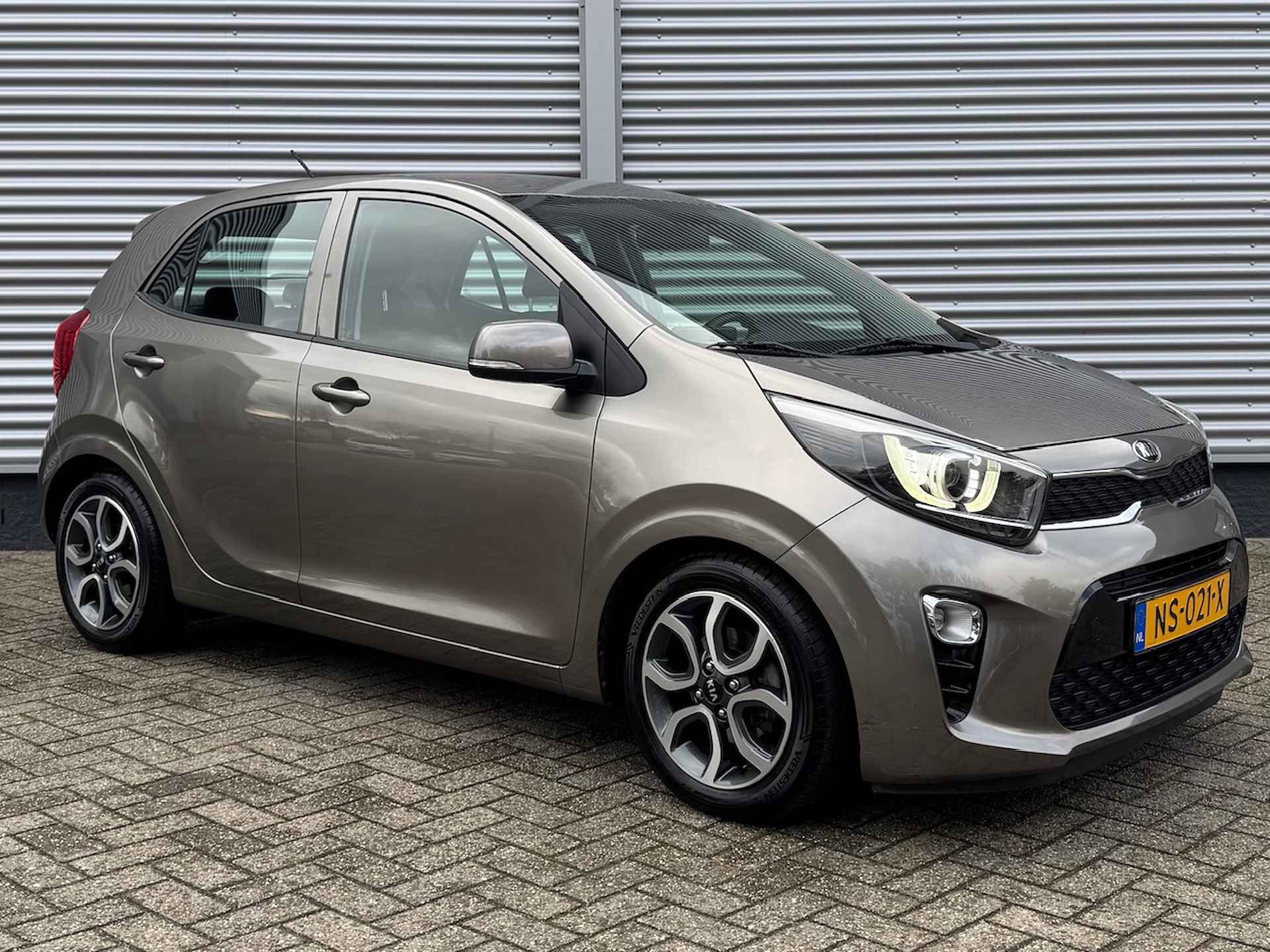 KIA Picanto 1.0 CVVT 67pk 5-zits First Edition | Navigatie | Climate Control | Camera | - 7/41