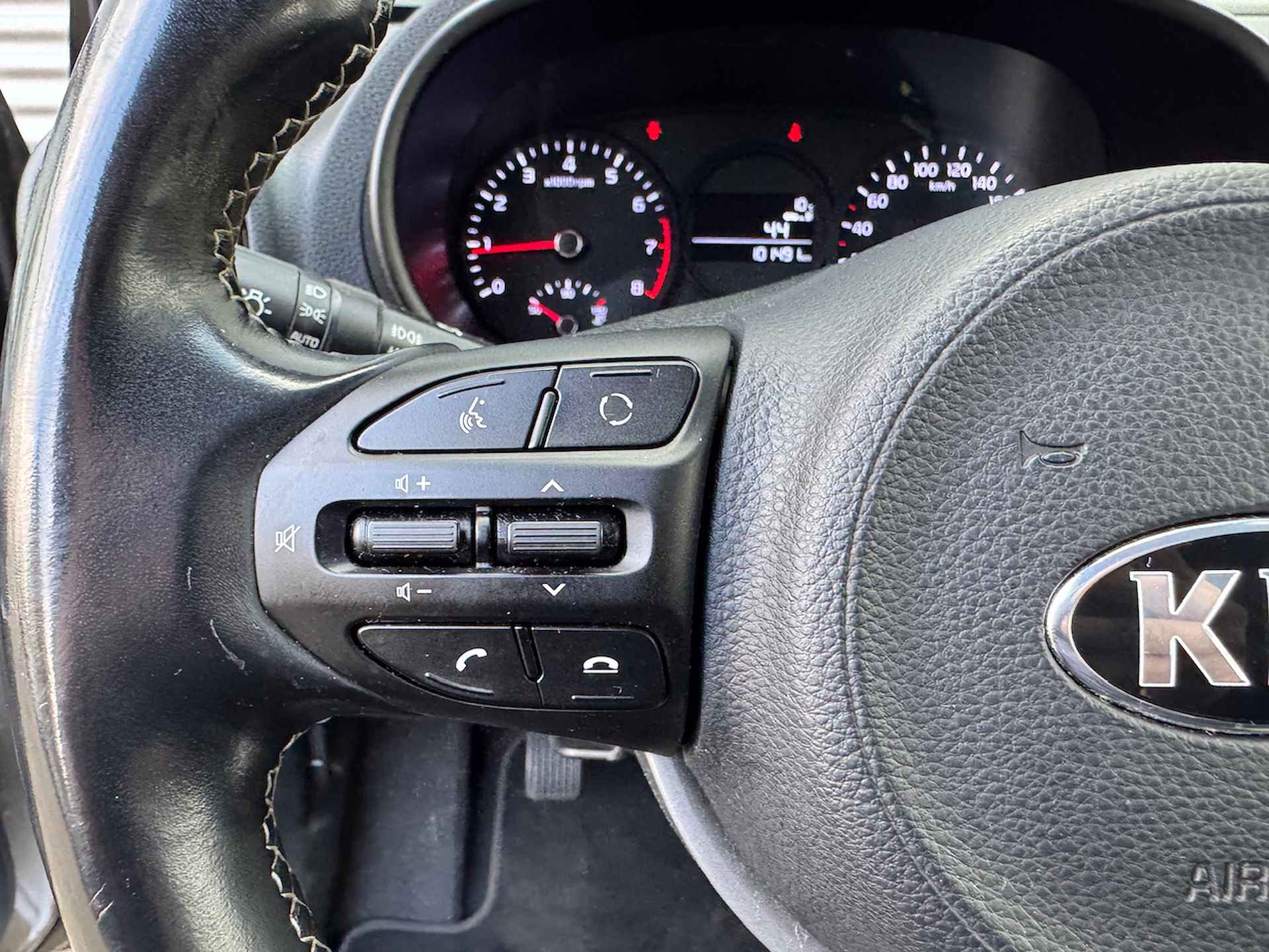 KIA Picanto 1.0 CVVT 67pk 5-zits First Edition | Navigatie | Climate Control | Camera | - 15/41