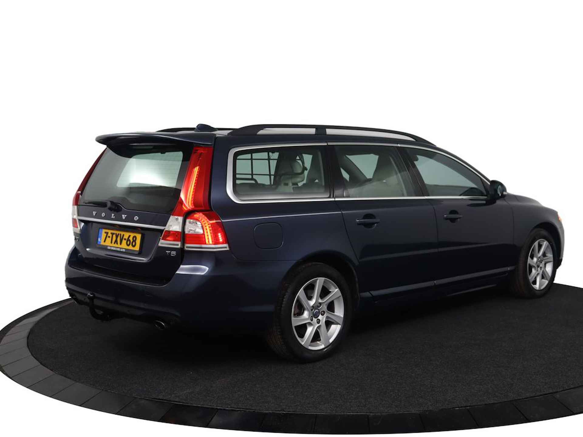 Volvo V70 2.0 T5 Nordic+ | Stoelverwarming | Lederen interieur | Parkeersensoren achter | - 3/50