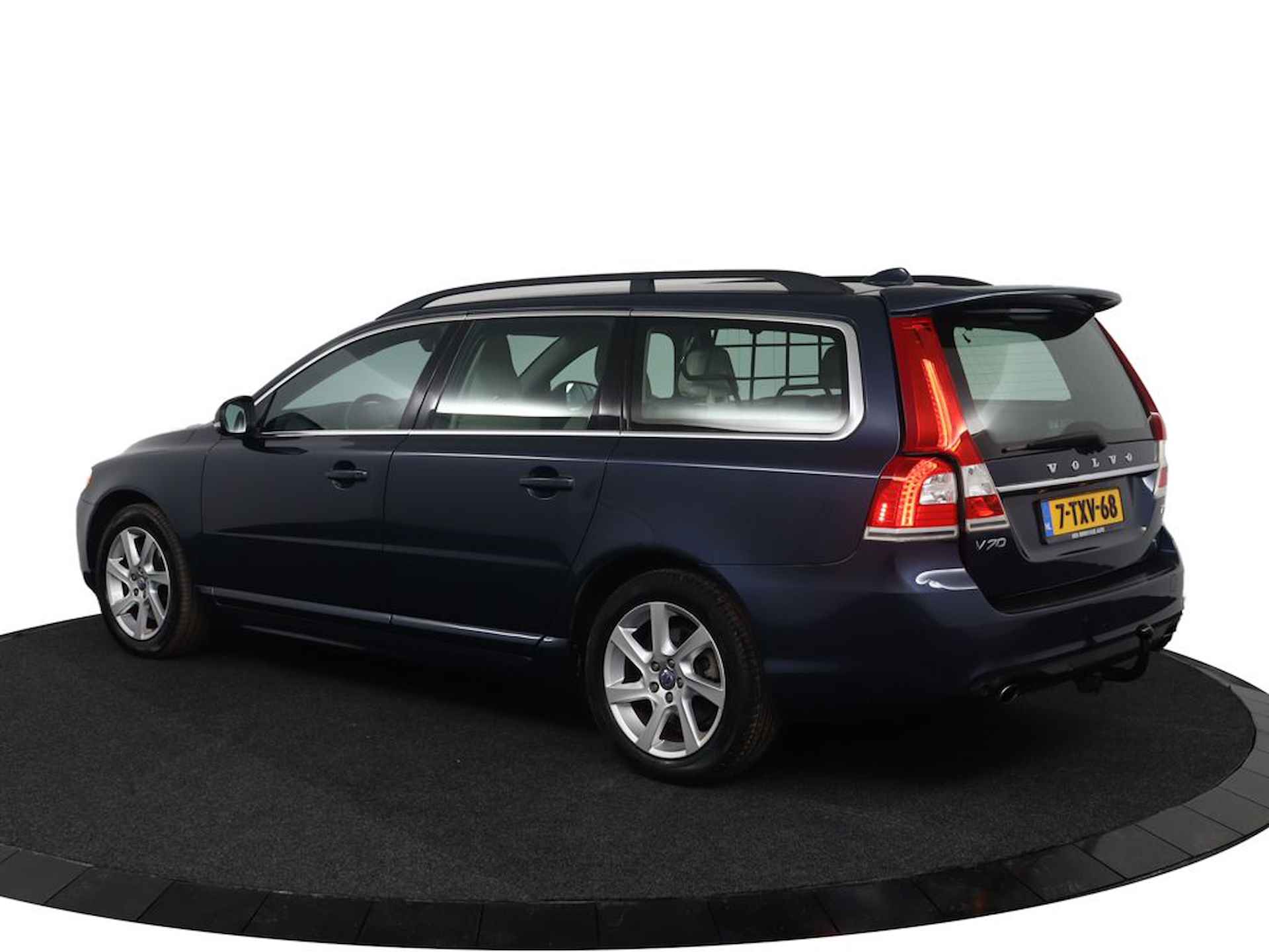 Volvo V70 2.0 T5 Nordic+ | Stoelverwarming | Lederen interieur | Parkeersensoren achter | - 12/50